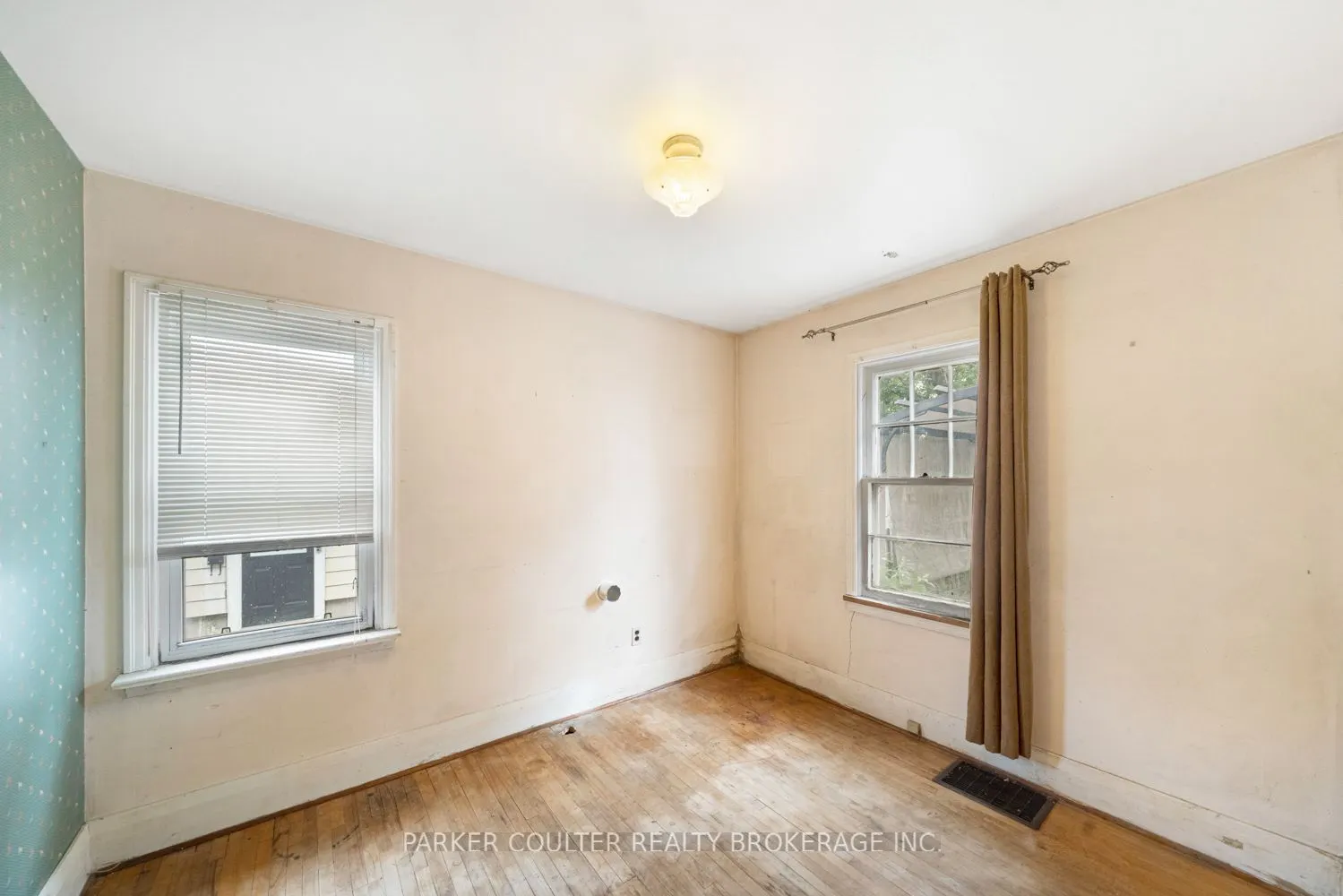 27 Campbell Avenue