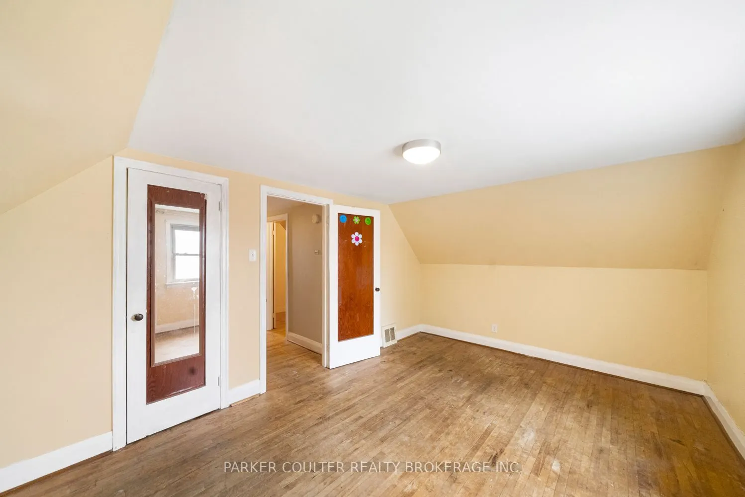 27 Campbell Avenue