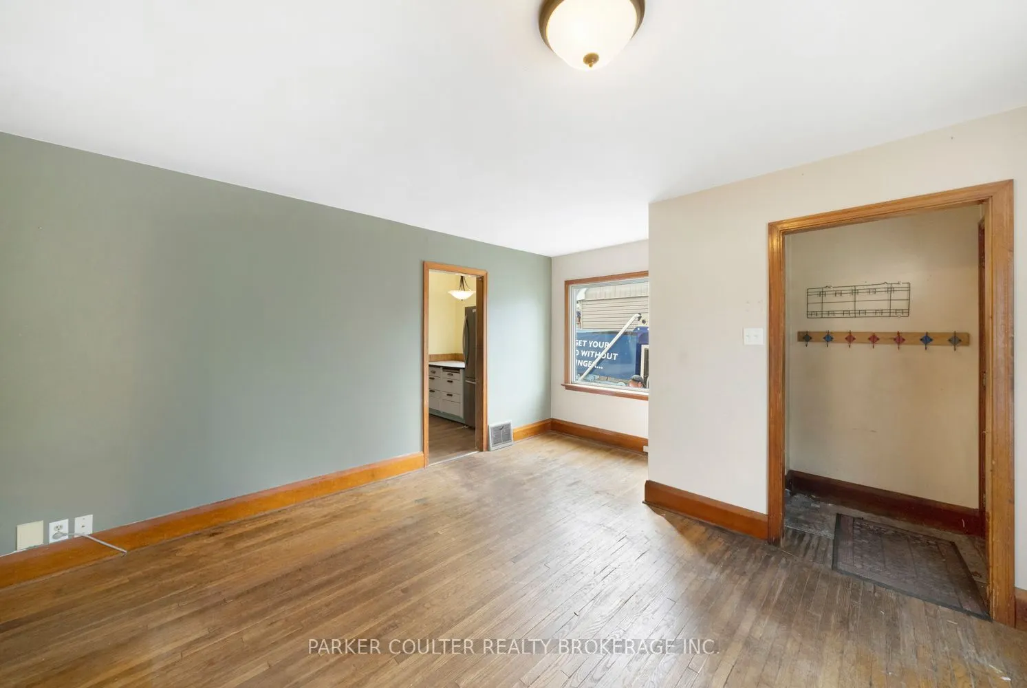 27 Campbell Avenue