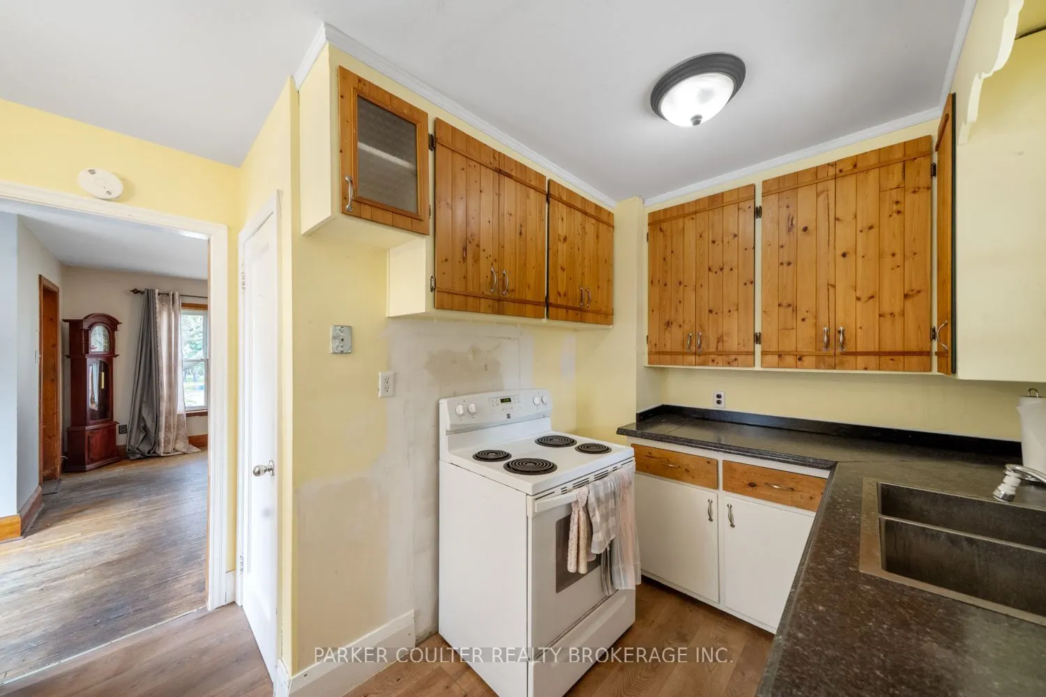 27 Campbell Avenue
