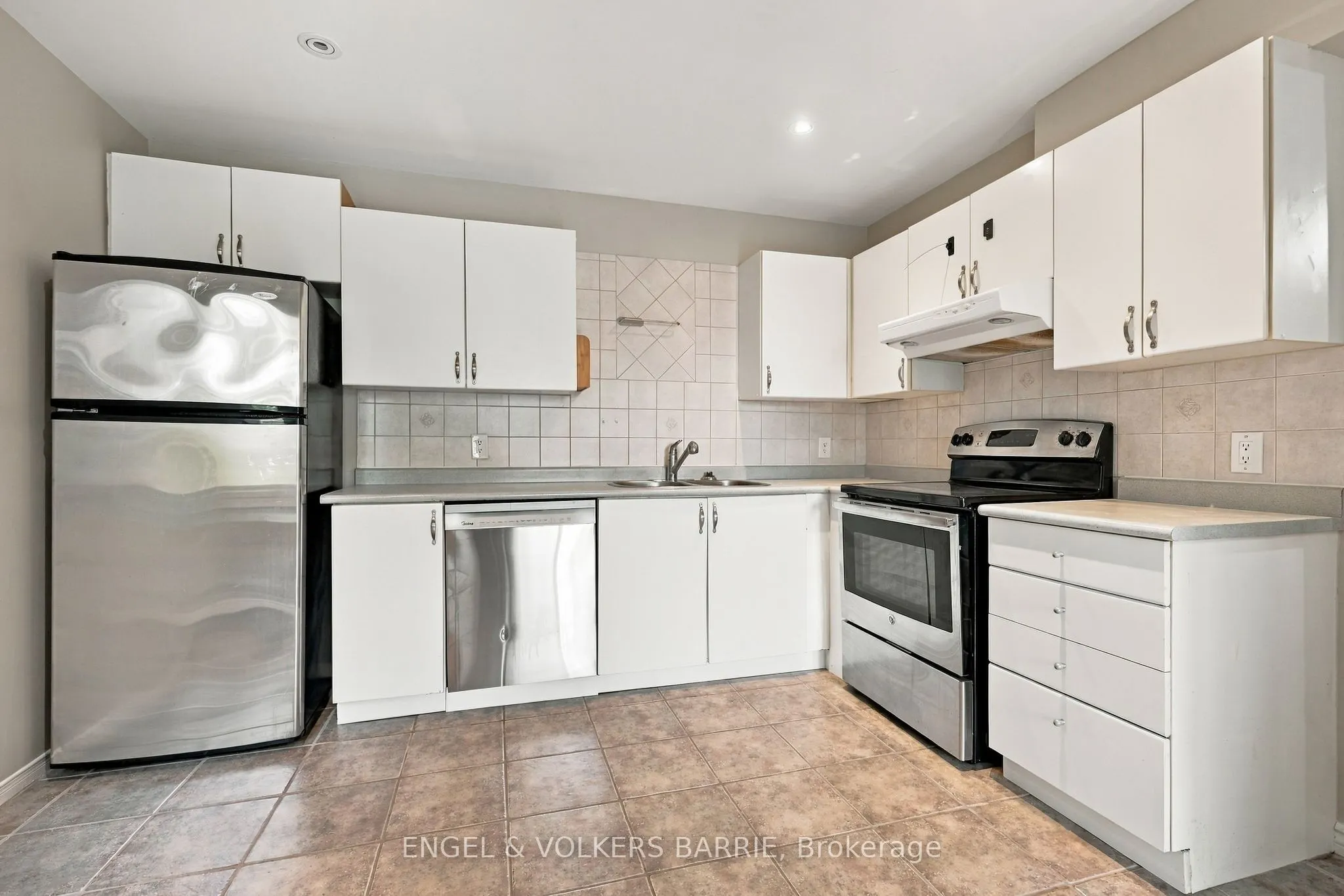 506 Essa Road #38