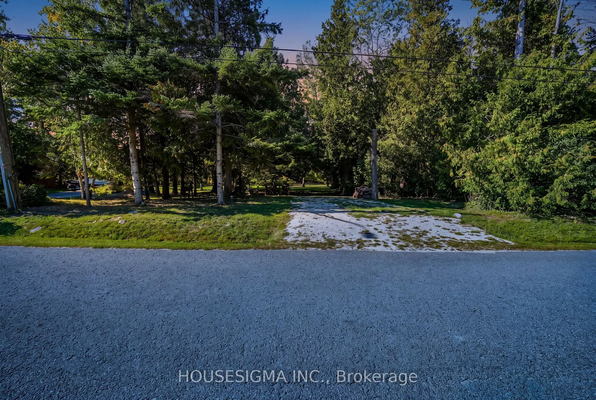 60 ROBERT Street S