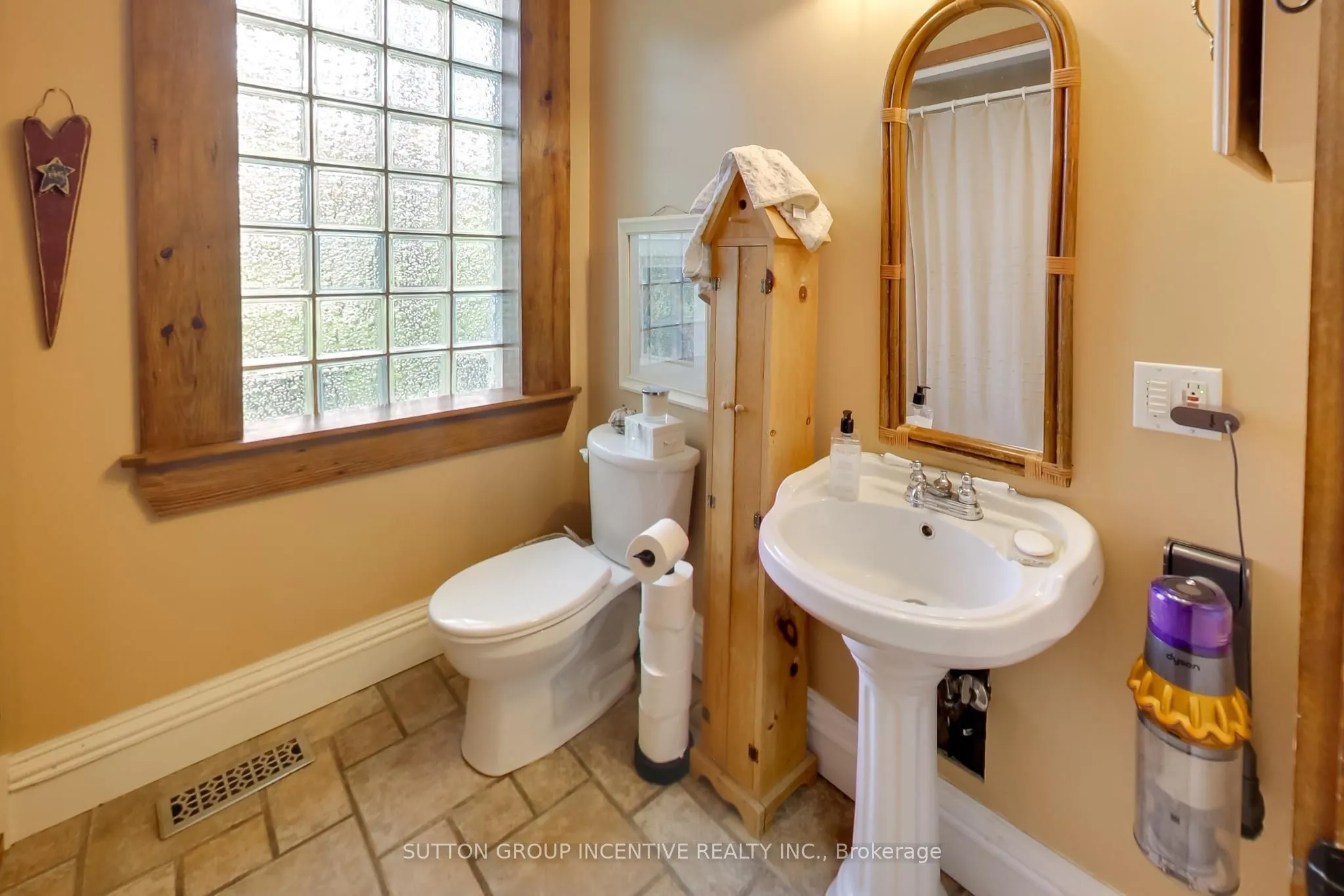 1724 Penetanguishene Road