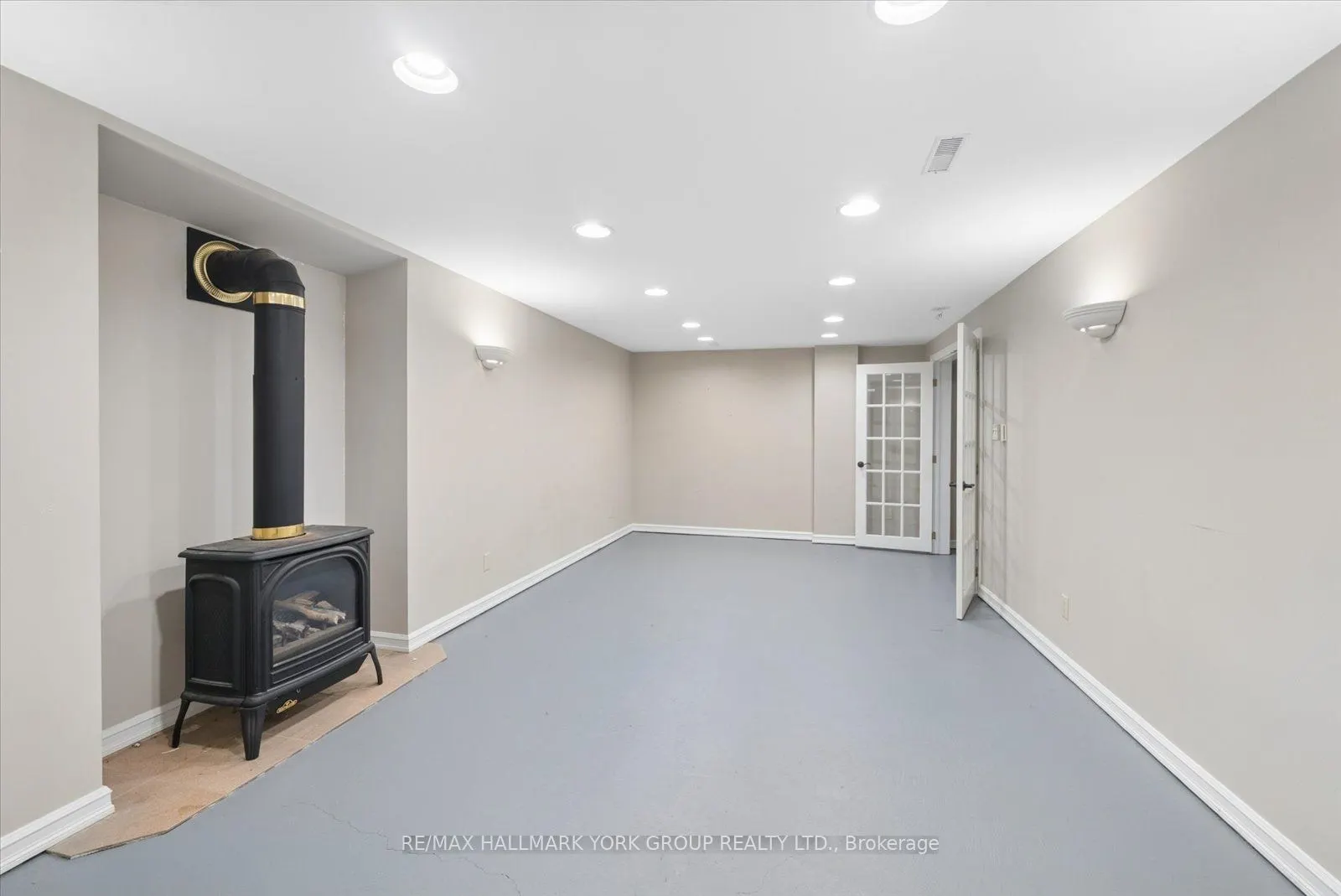 41 Laurentian Lane