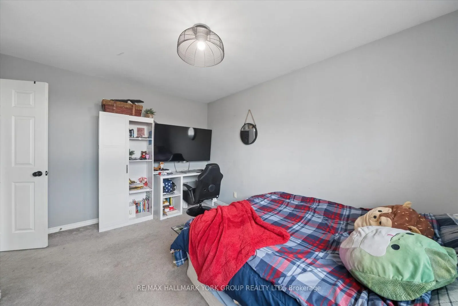 41 Laurentian Lane