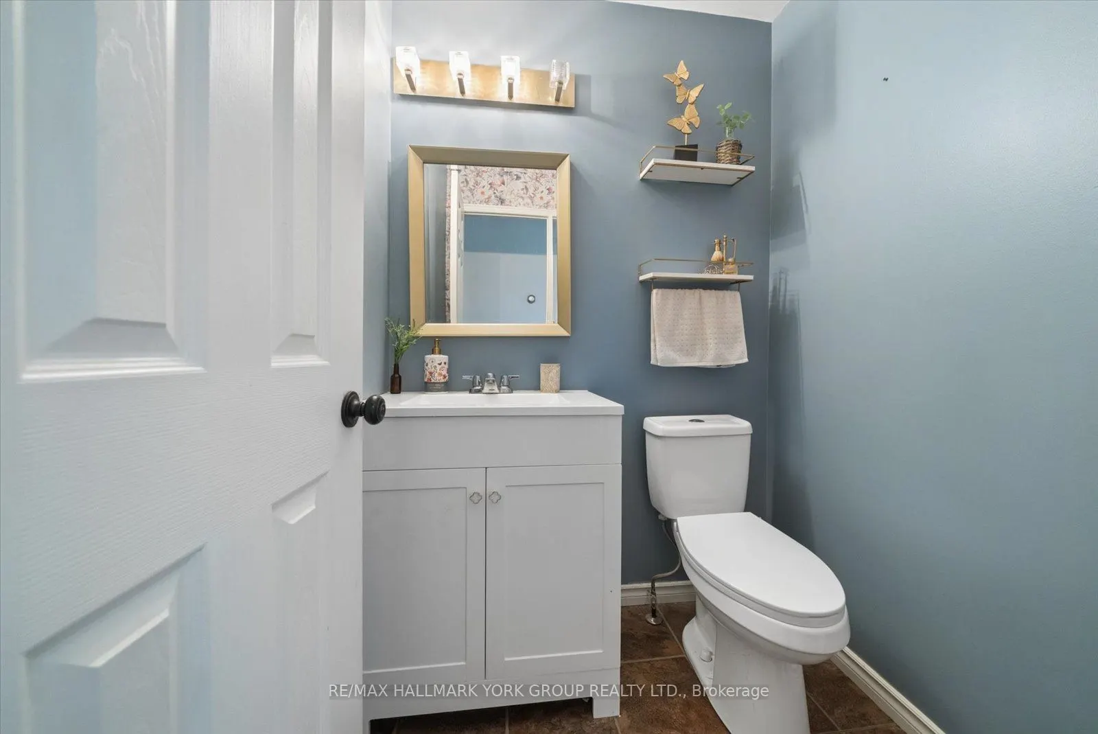 41 Laurentian Lane