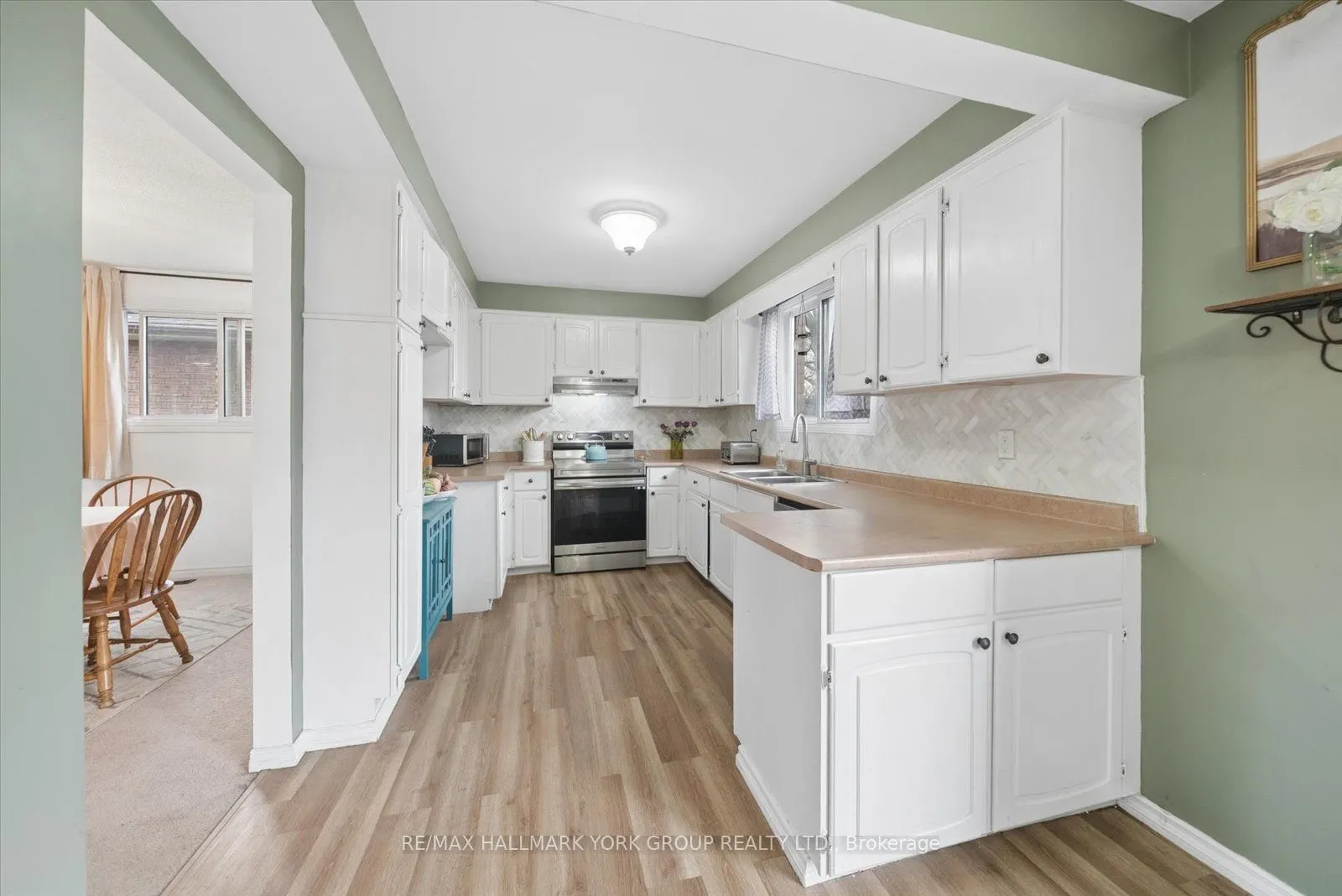 41 Laurentian Lane