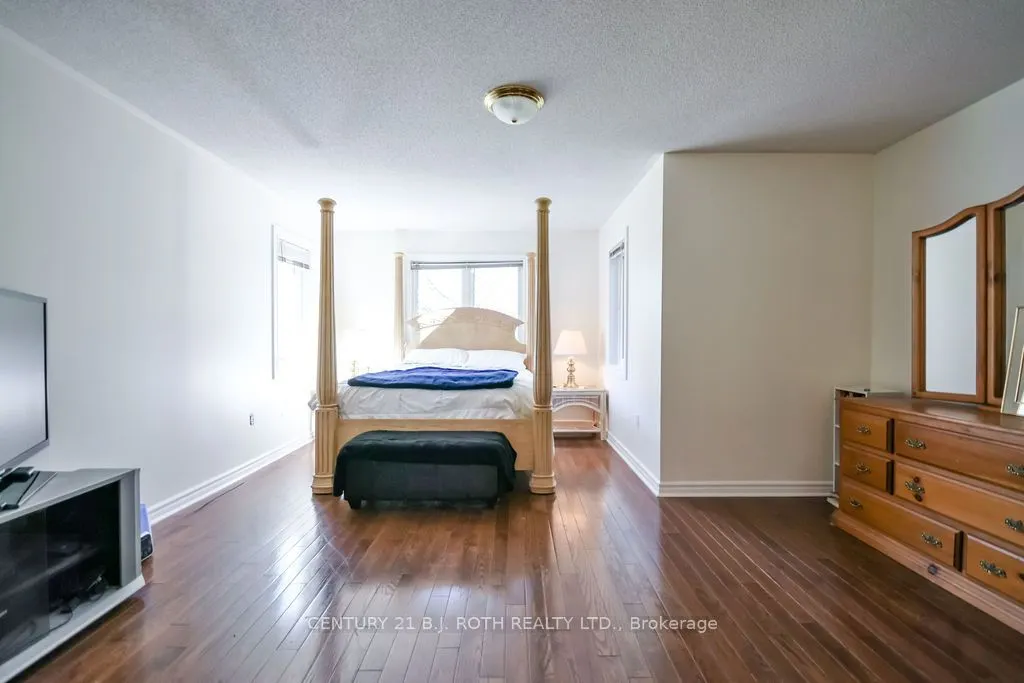24 Grand Forest Drive