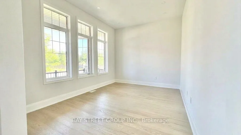 32 Moreau Way