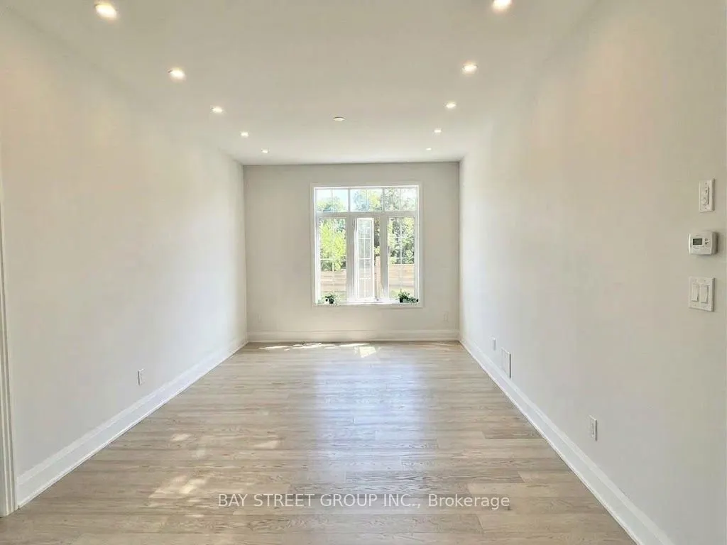 32 Moreau Way