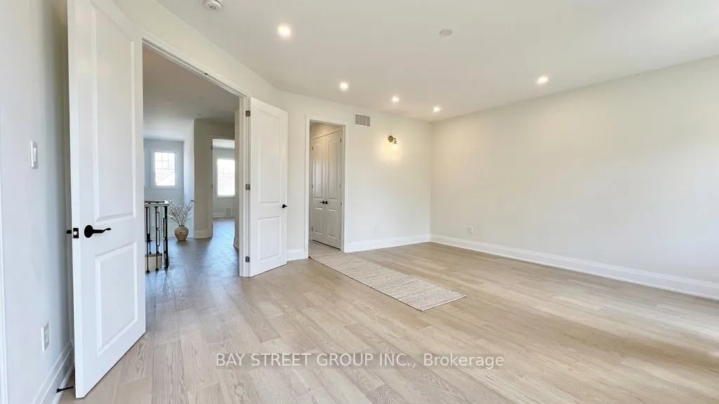 32 Moreau Way
