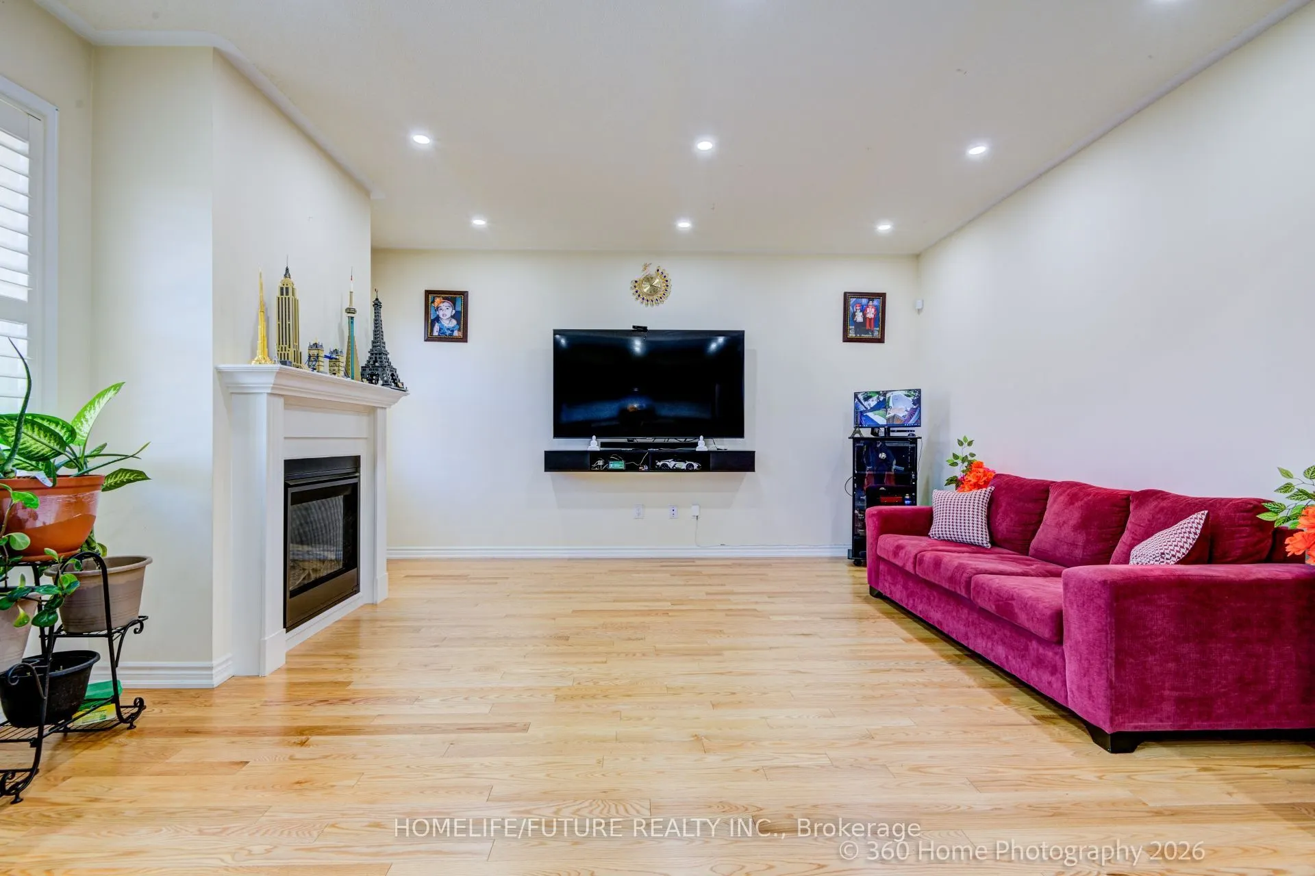 42 Samuel Crescent