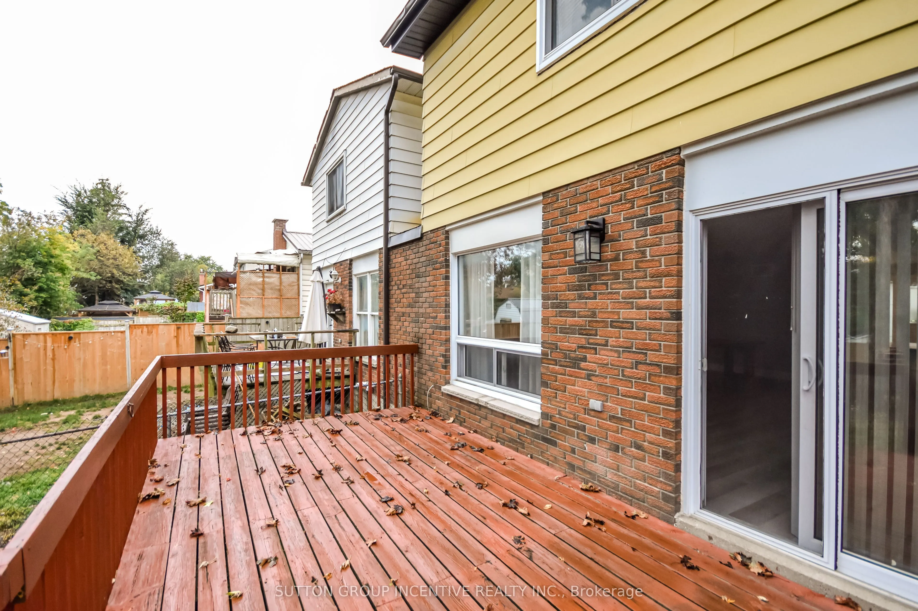33B Cundles Road E