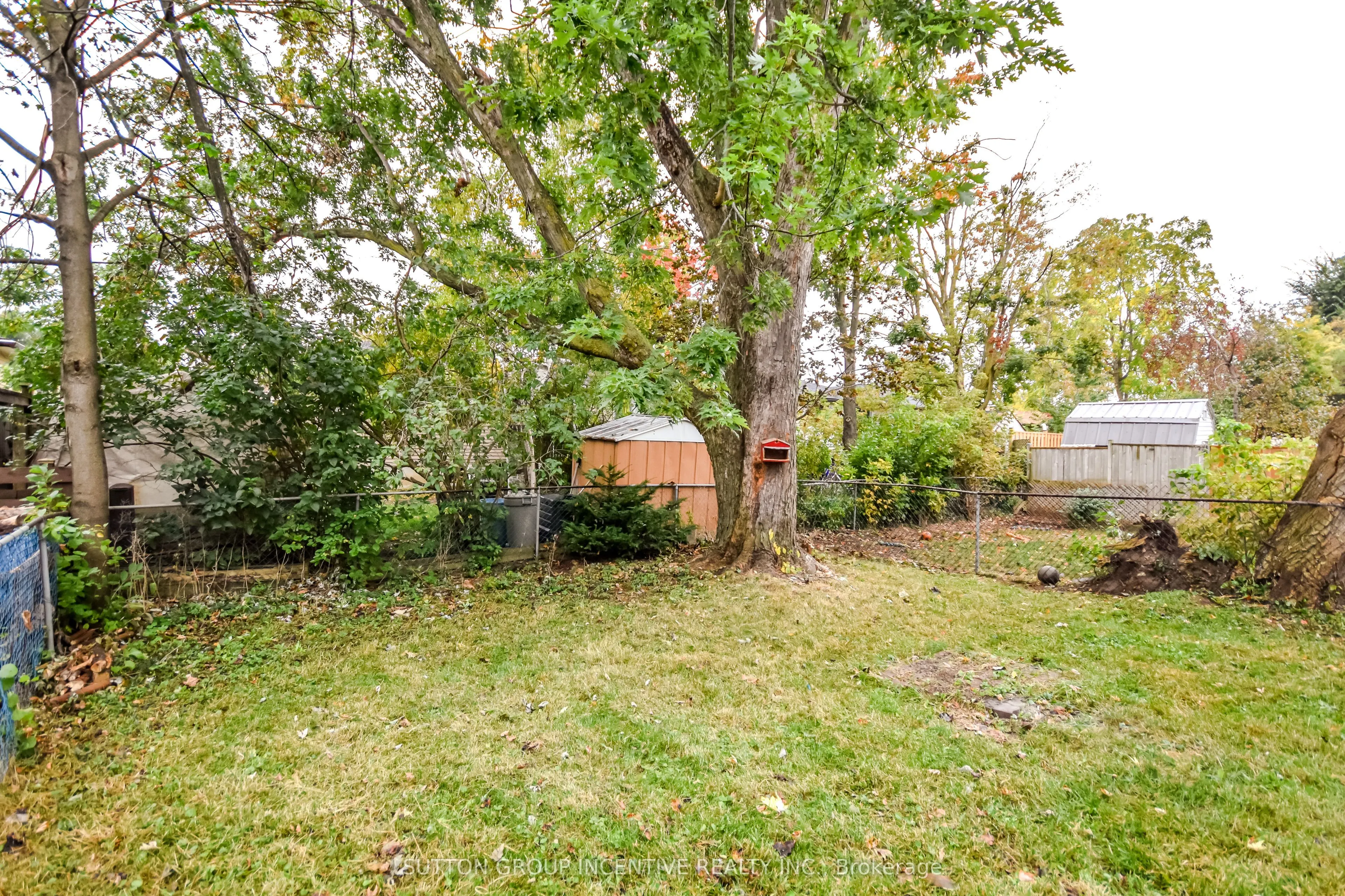 33B Cundles Road E