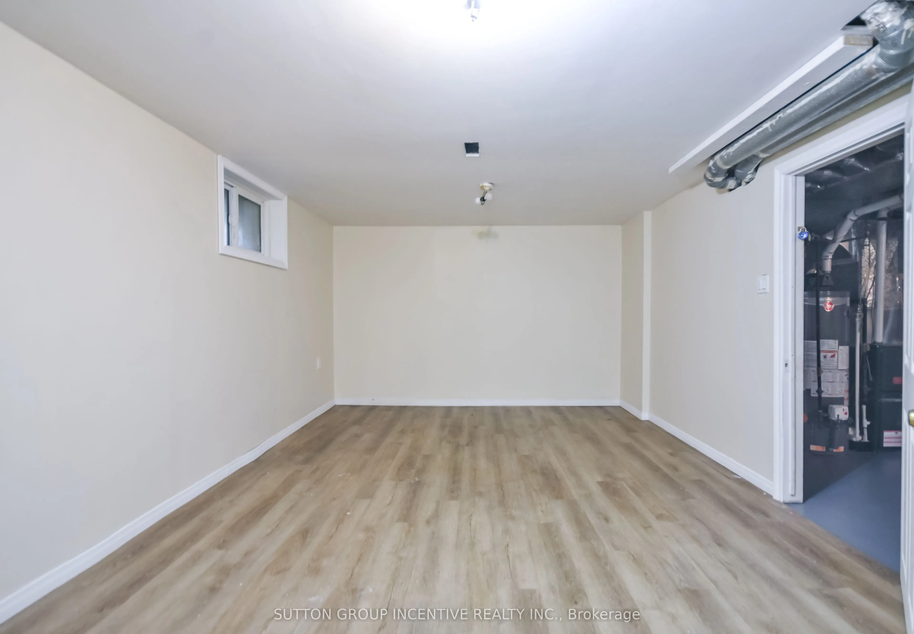 33B Cundles Road E