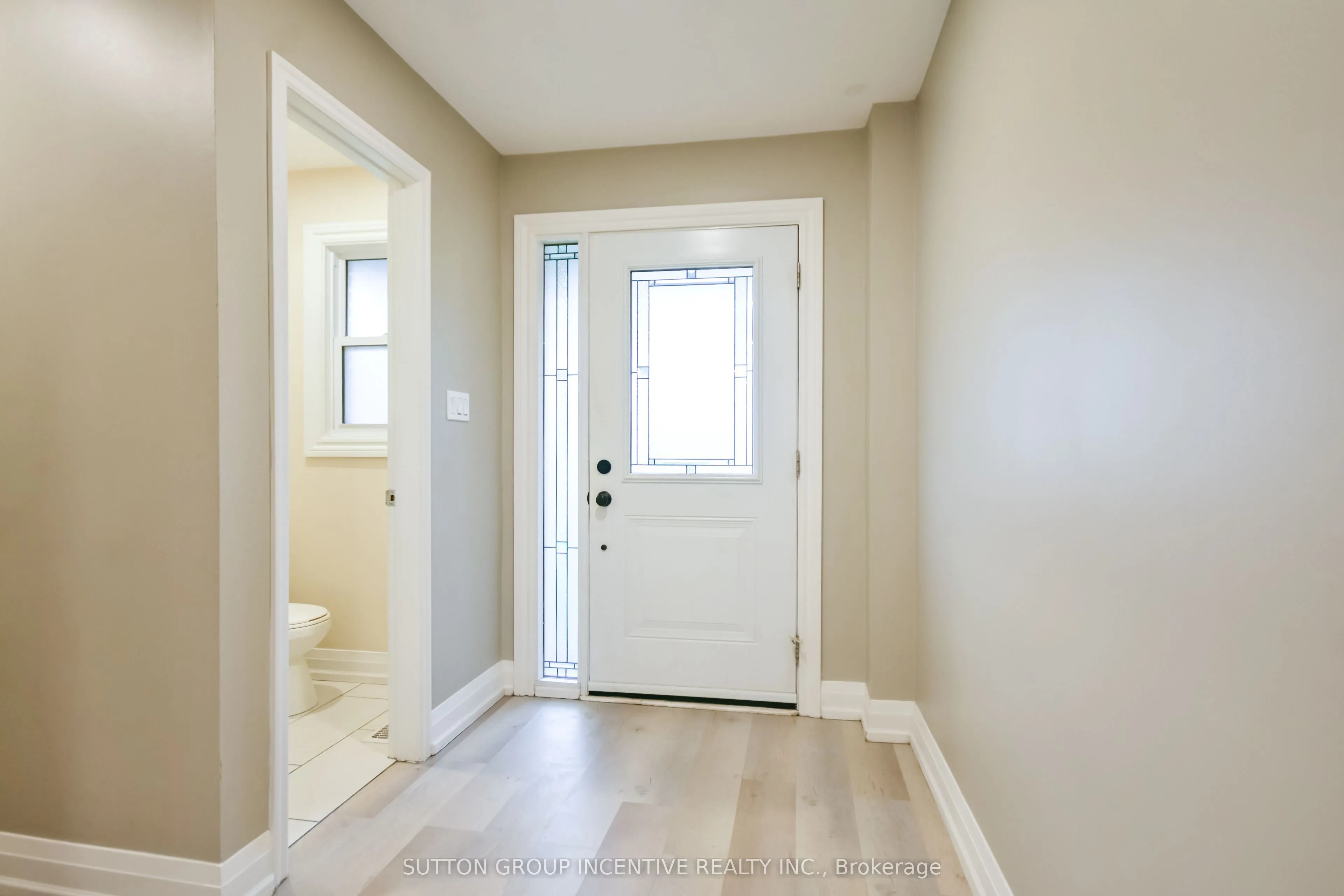 33B Cundles Road E