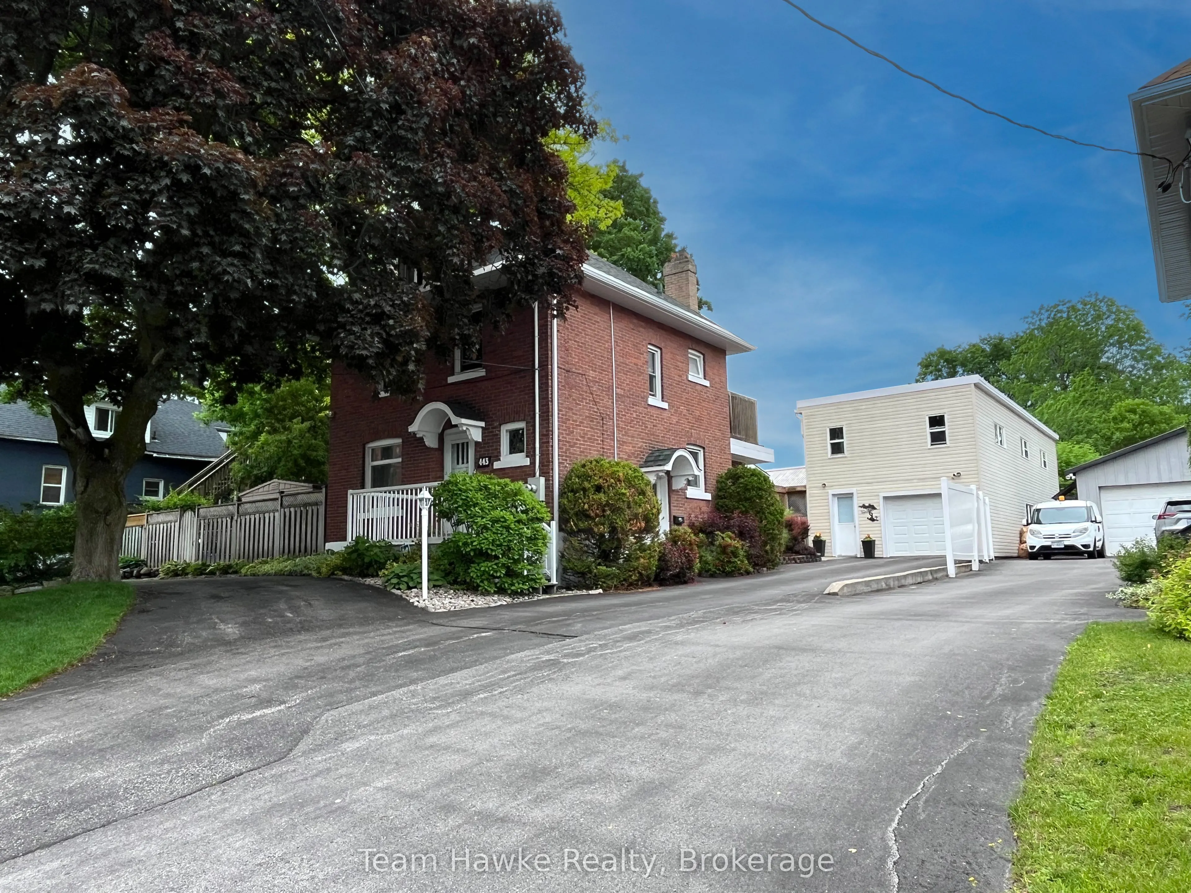443 Elizabeth Street