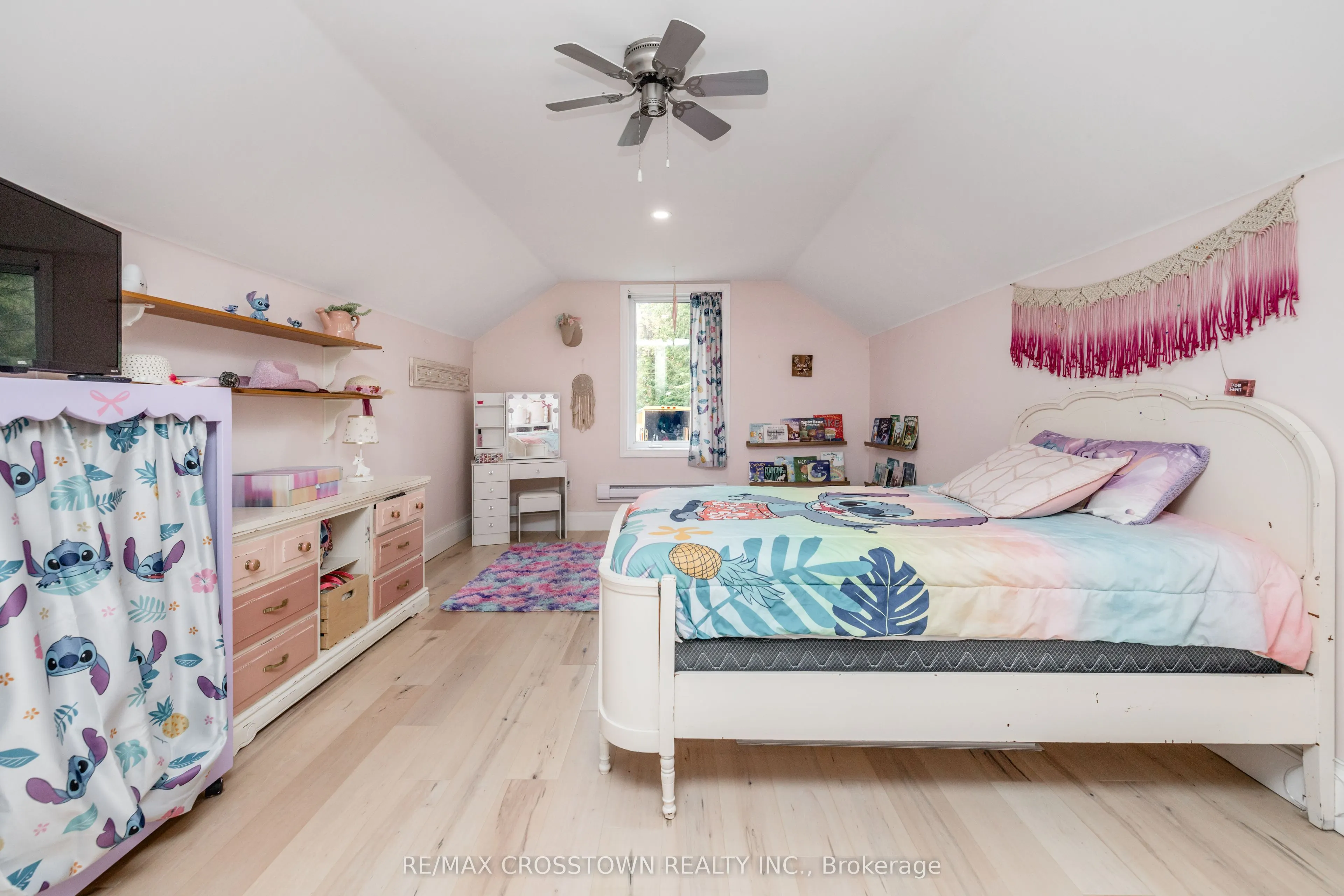 4454 Rosalyn Drive