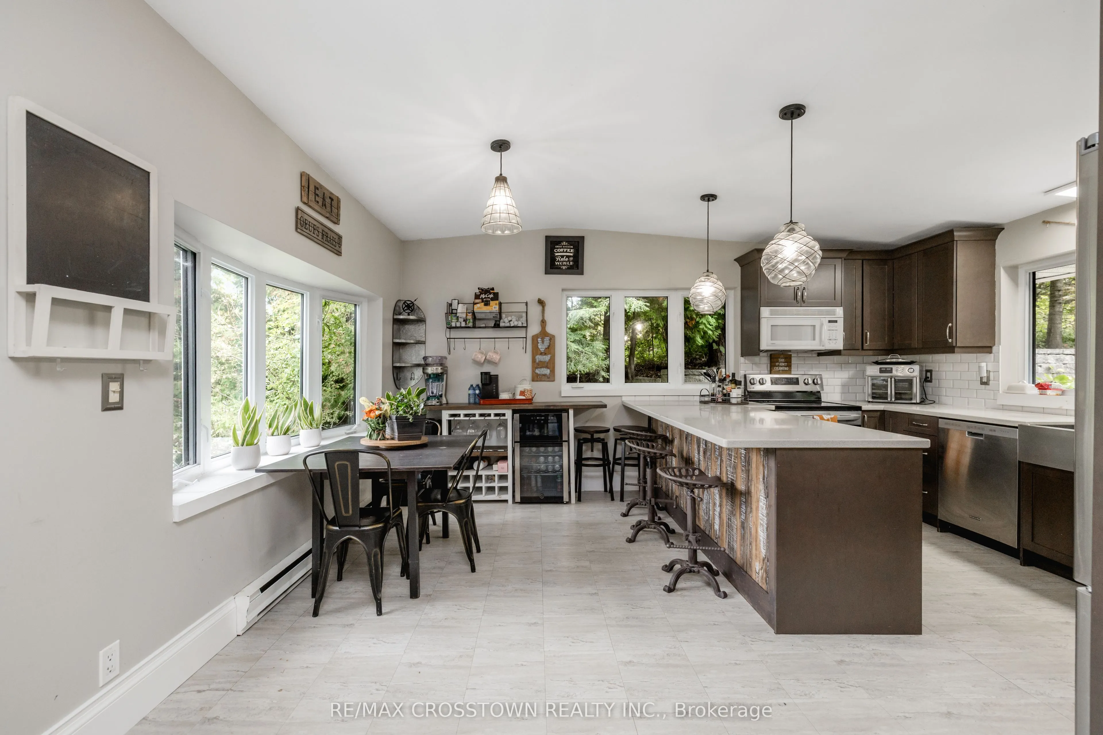 4454 Rosalyn Drive