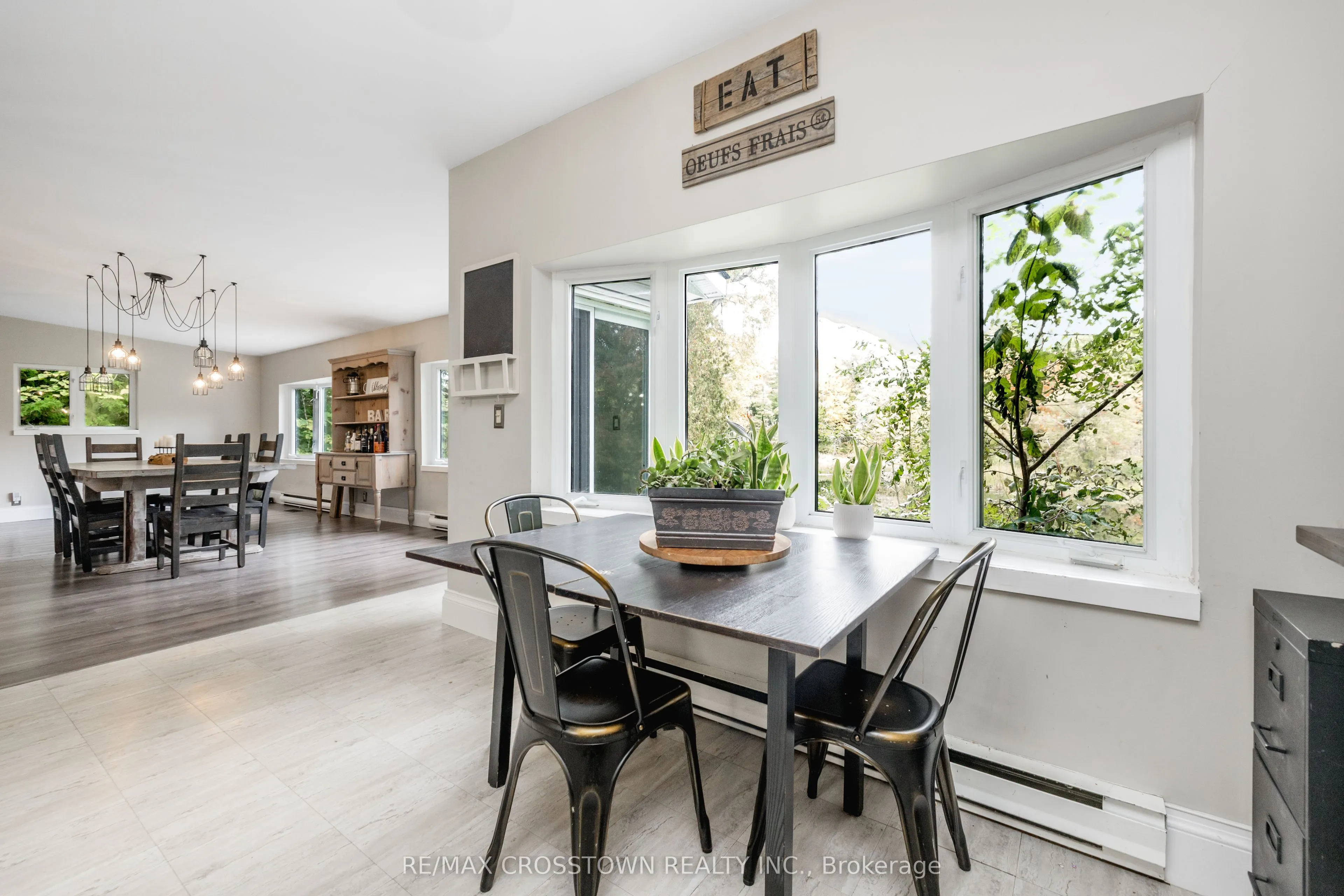4454 Rosalyn Drive
