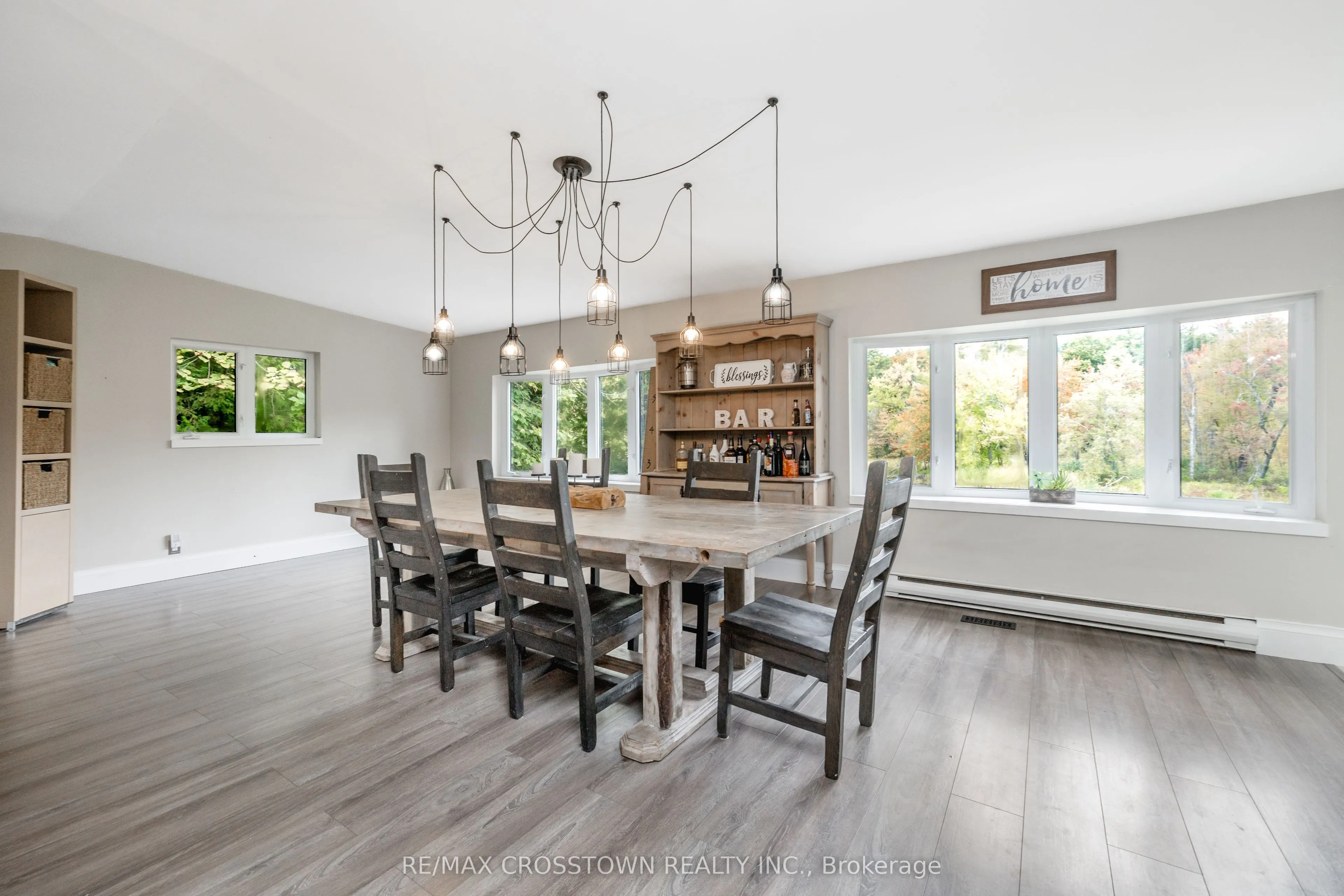 4454 Rosalyn Drive