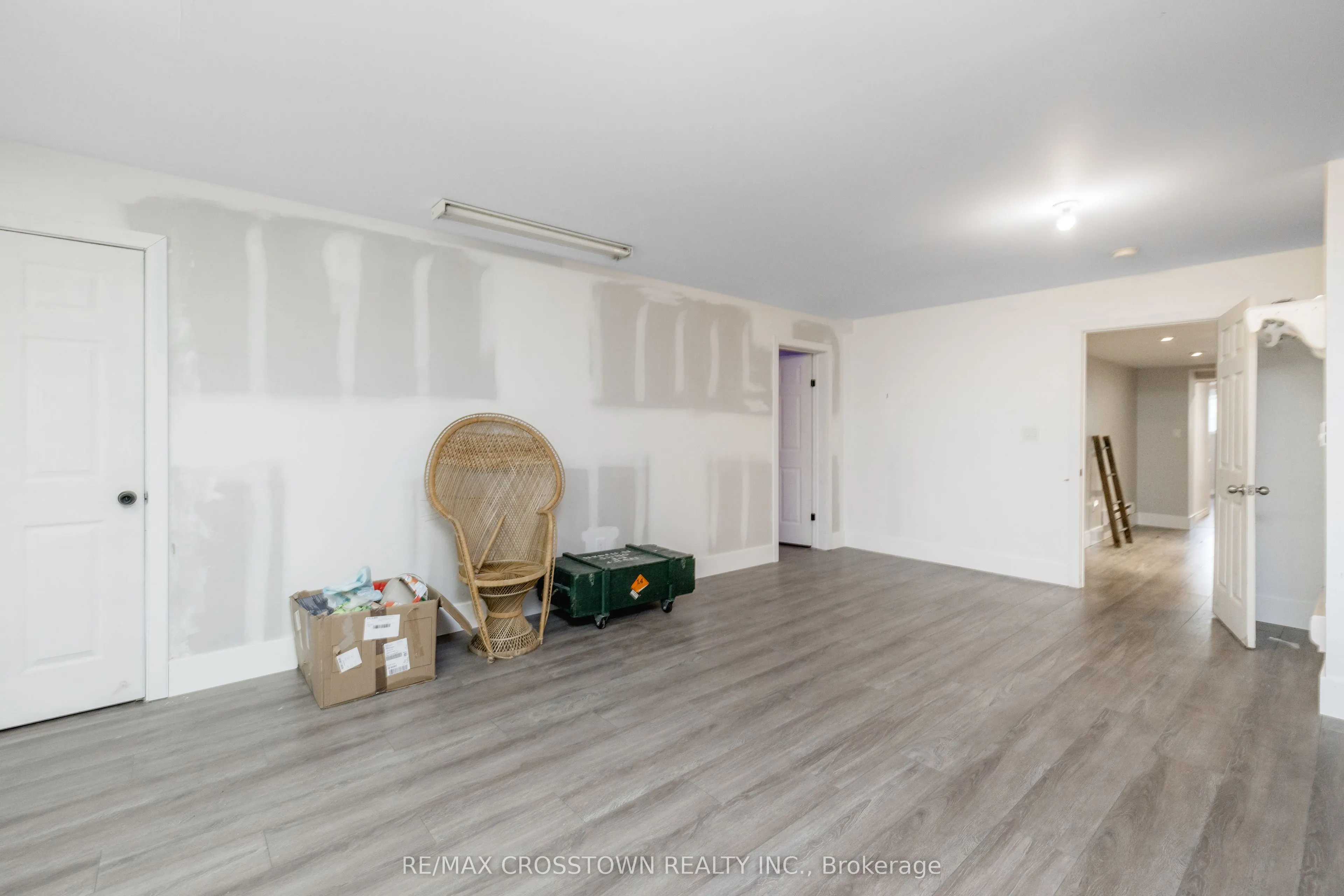 4454 Rosalyn Drive