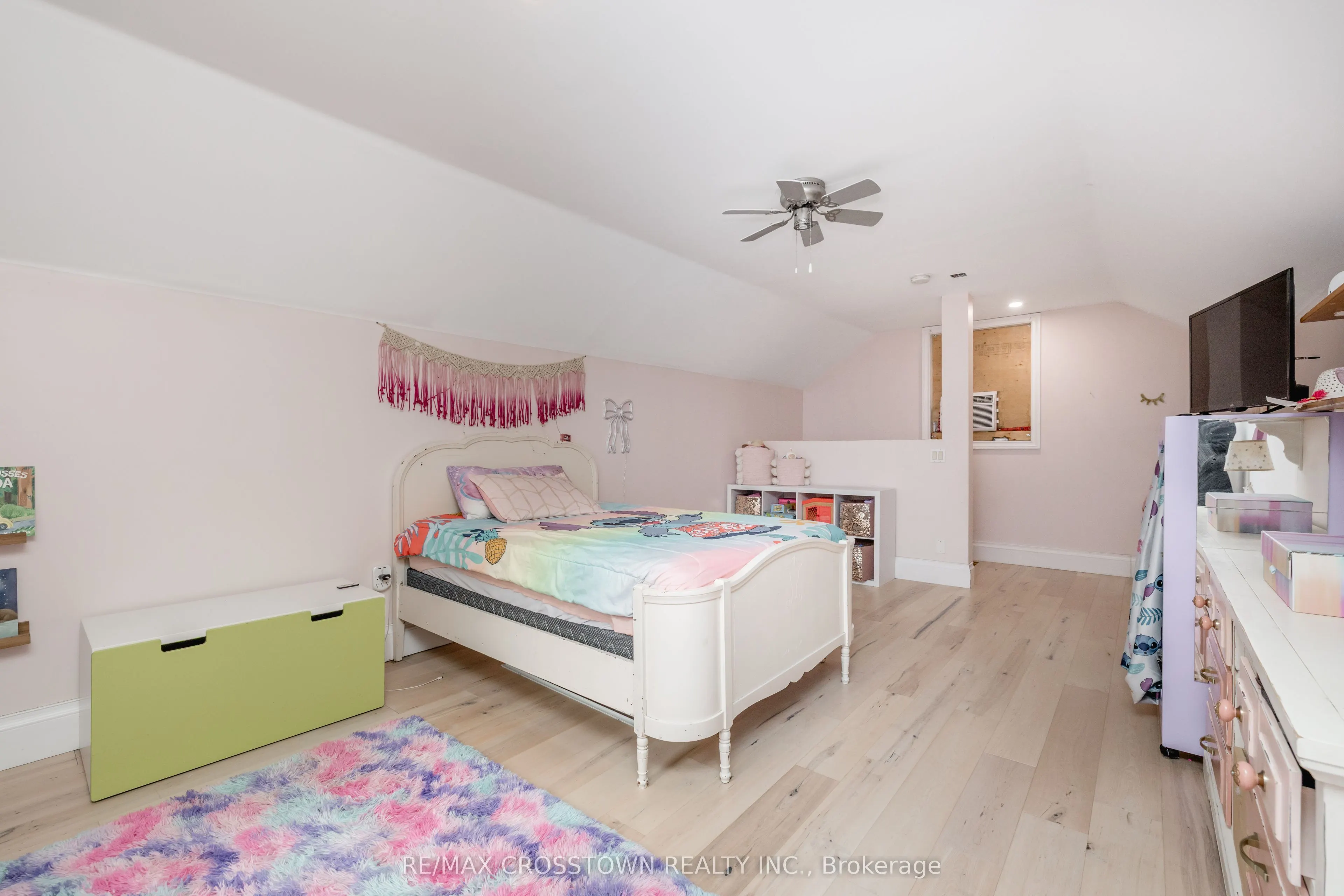 4454 Rosalyn Drive