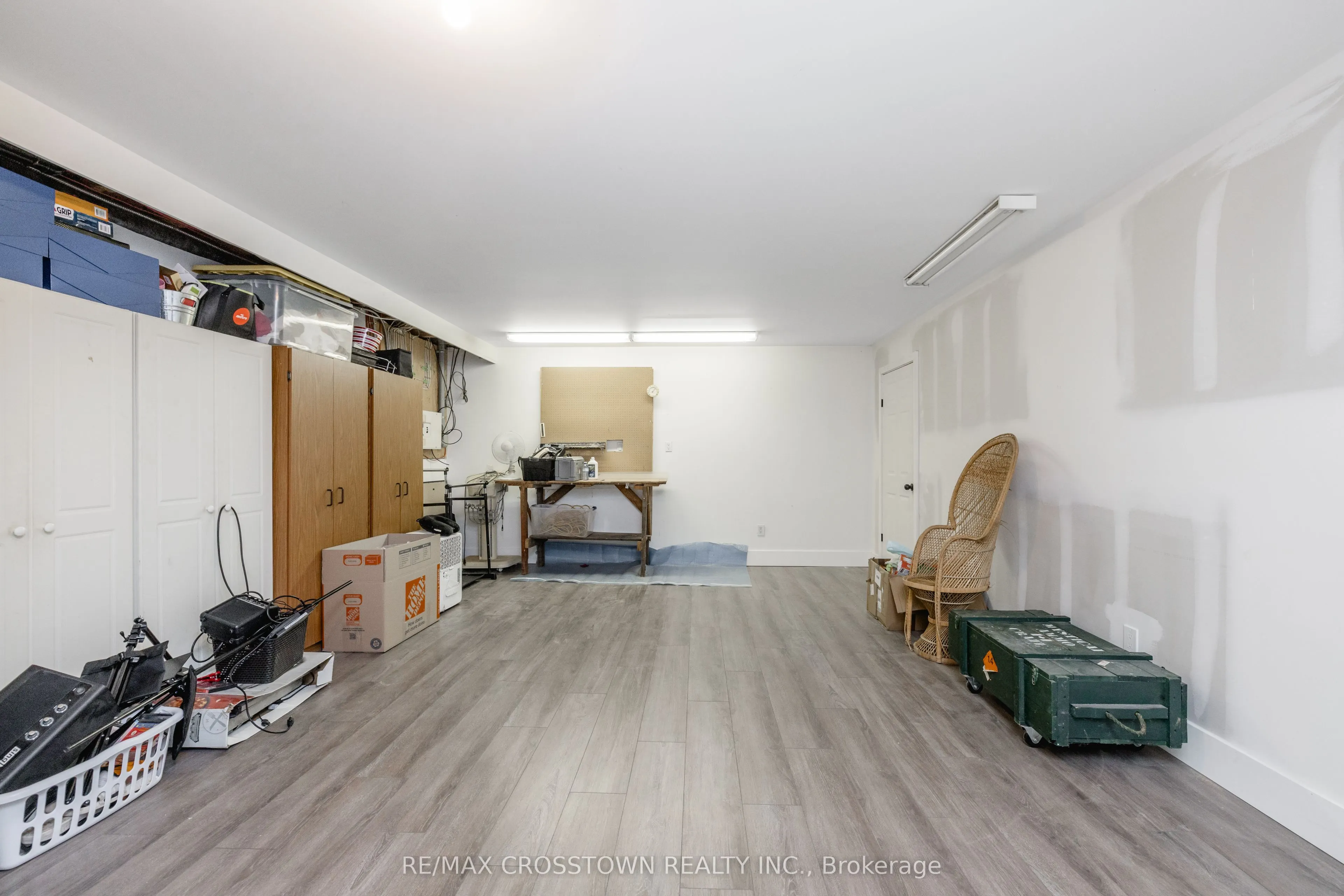 4454 Rosalyn Drive