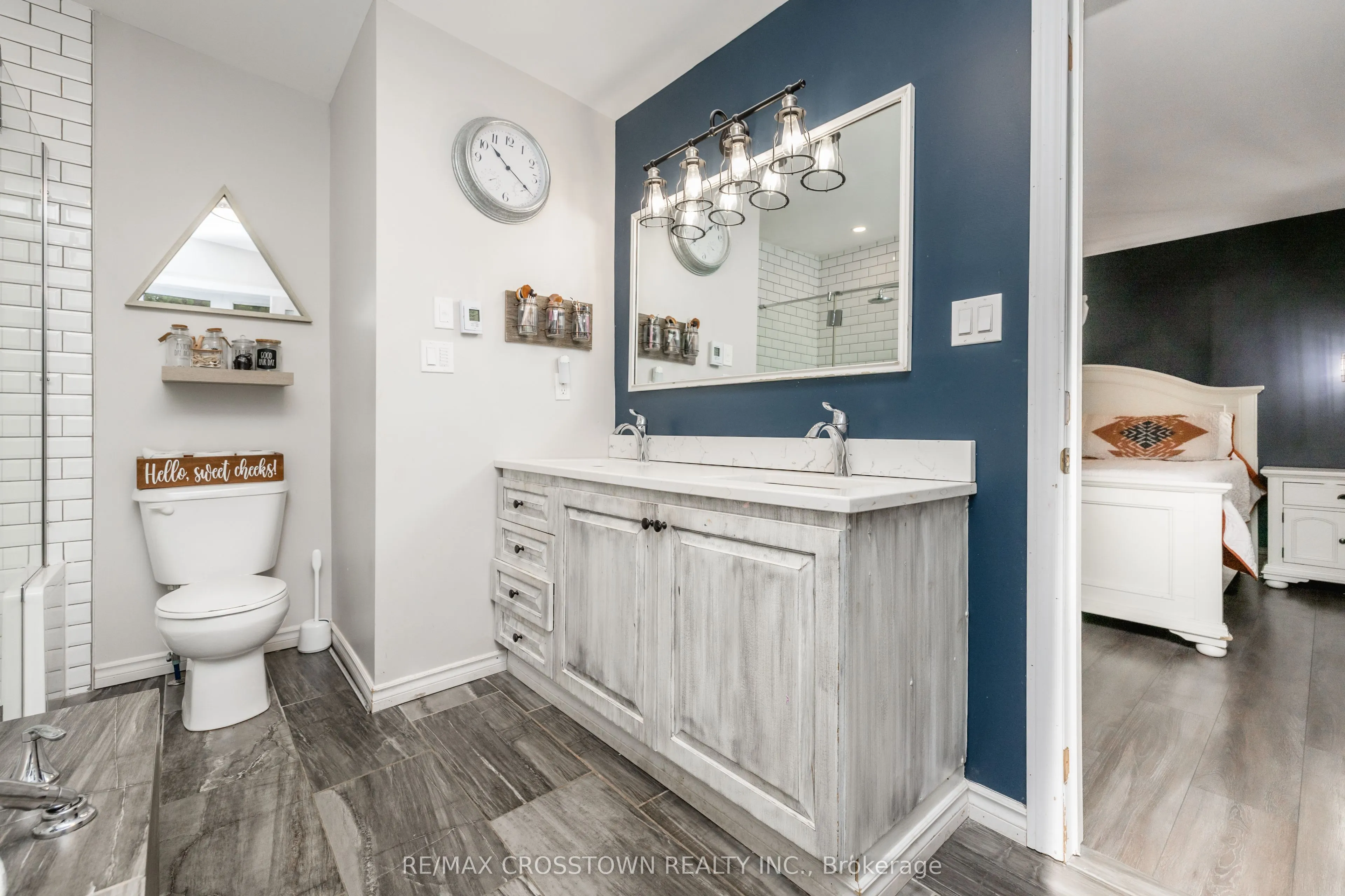 4454 Rosalyn Drive