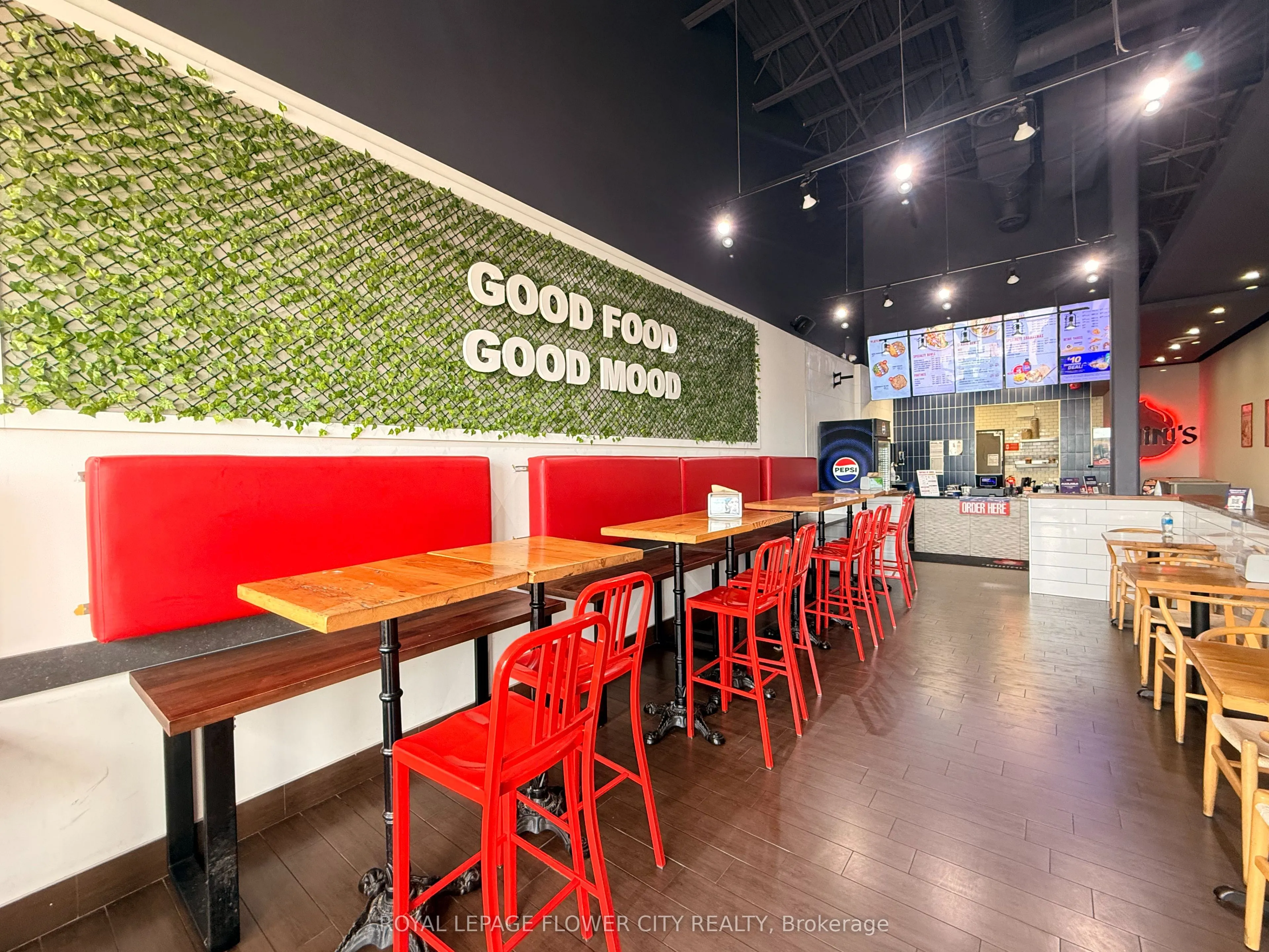975 W Ridge Boulevard #525