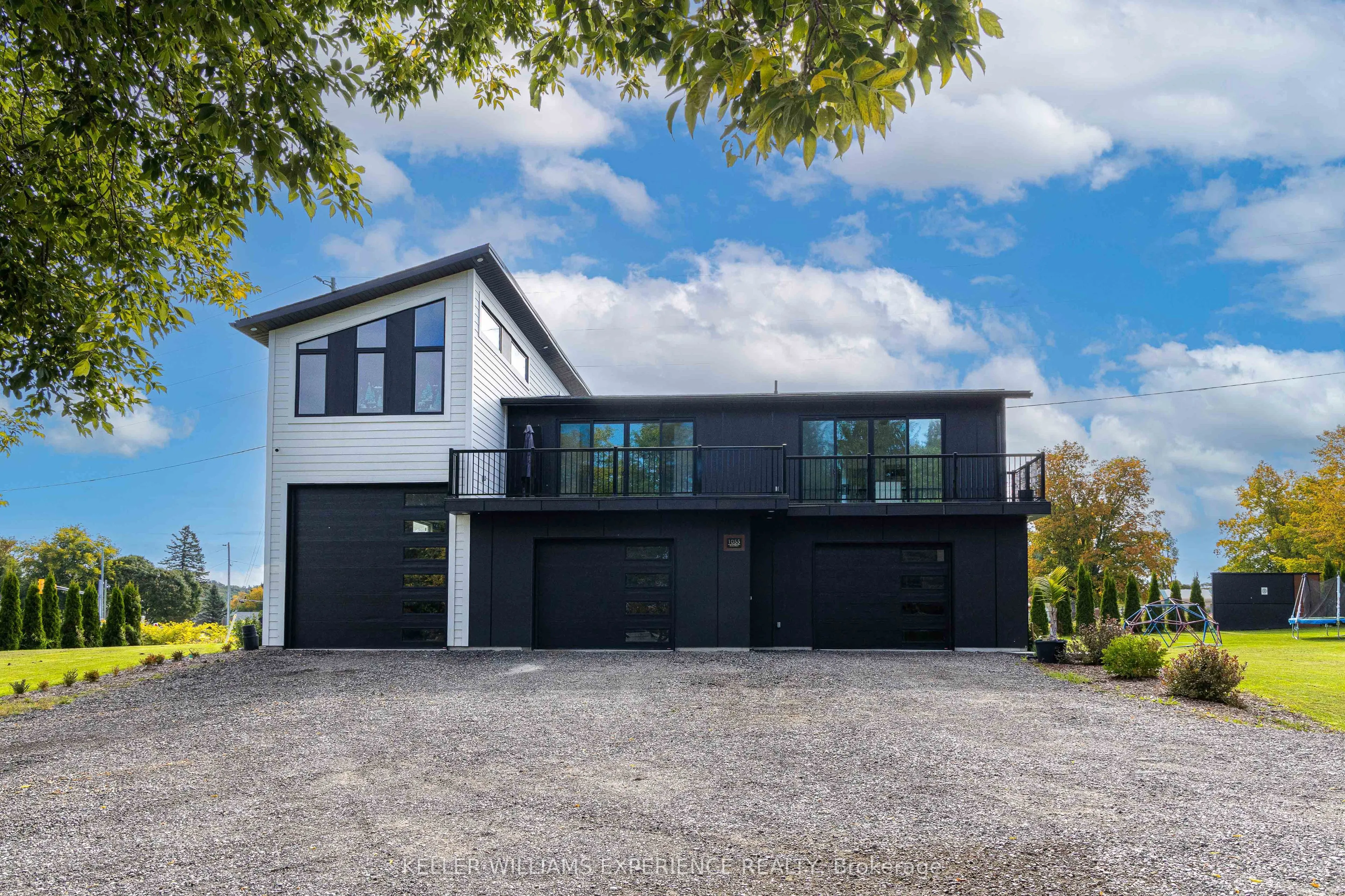 1055 Henry Street