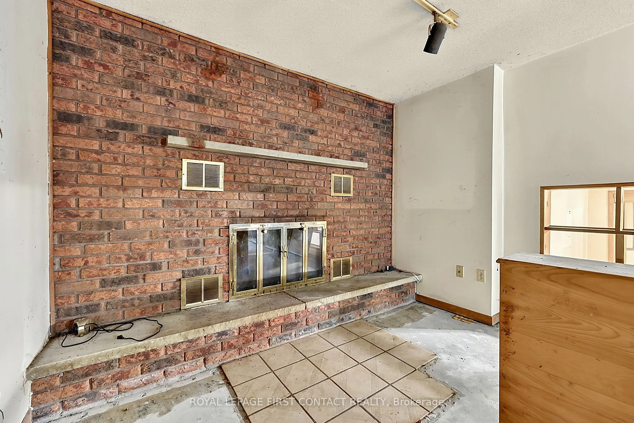 2 Briarwood Court