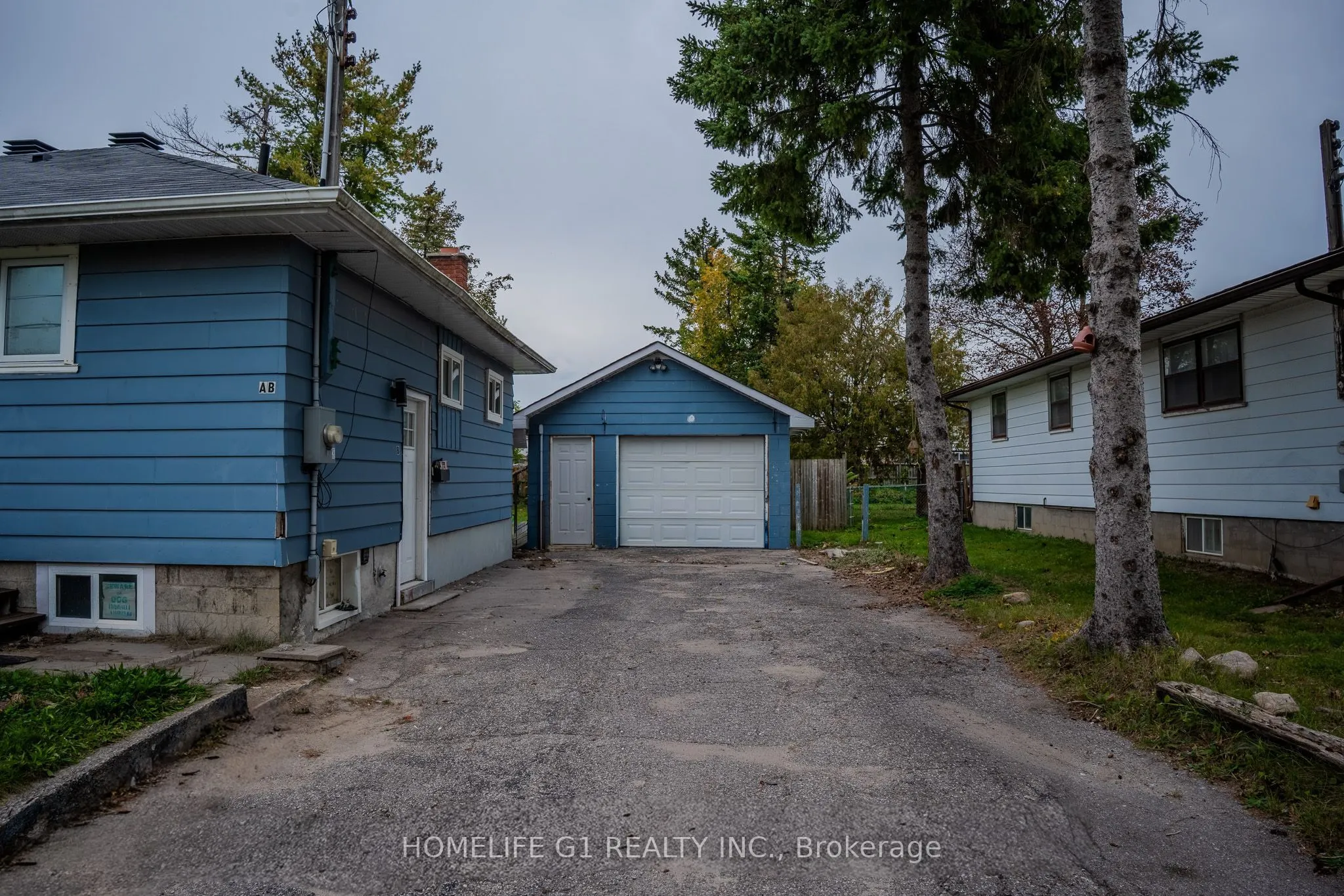 332 Grove Street E