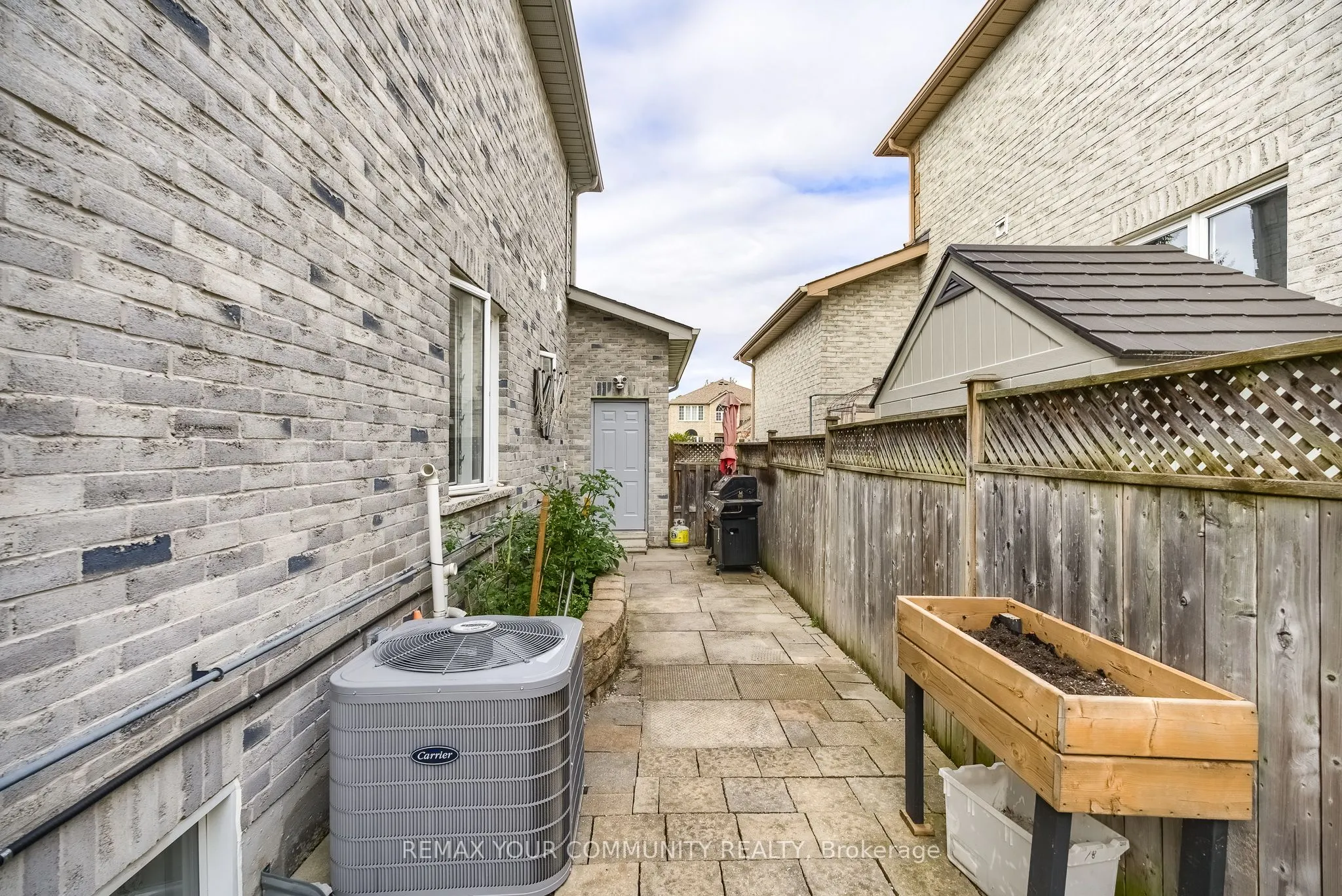 21 Silvercreek Crescent