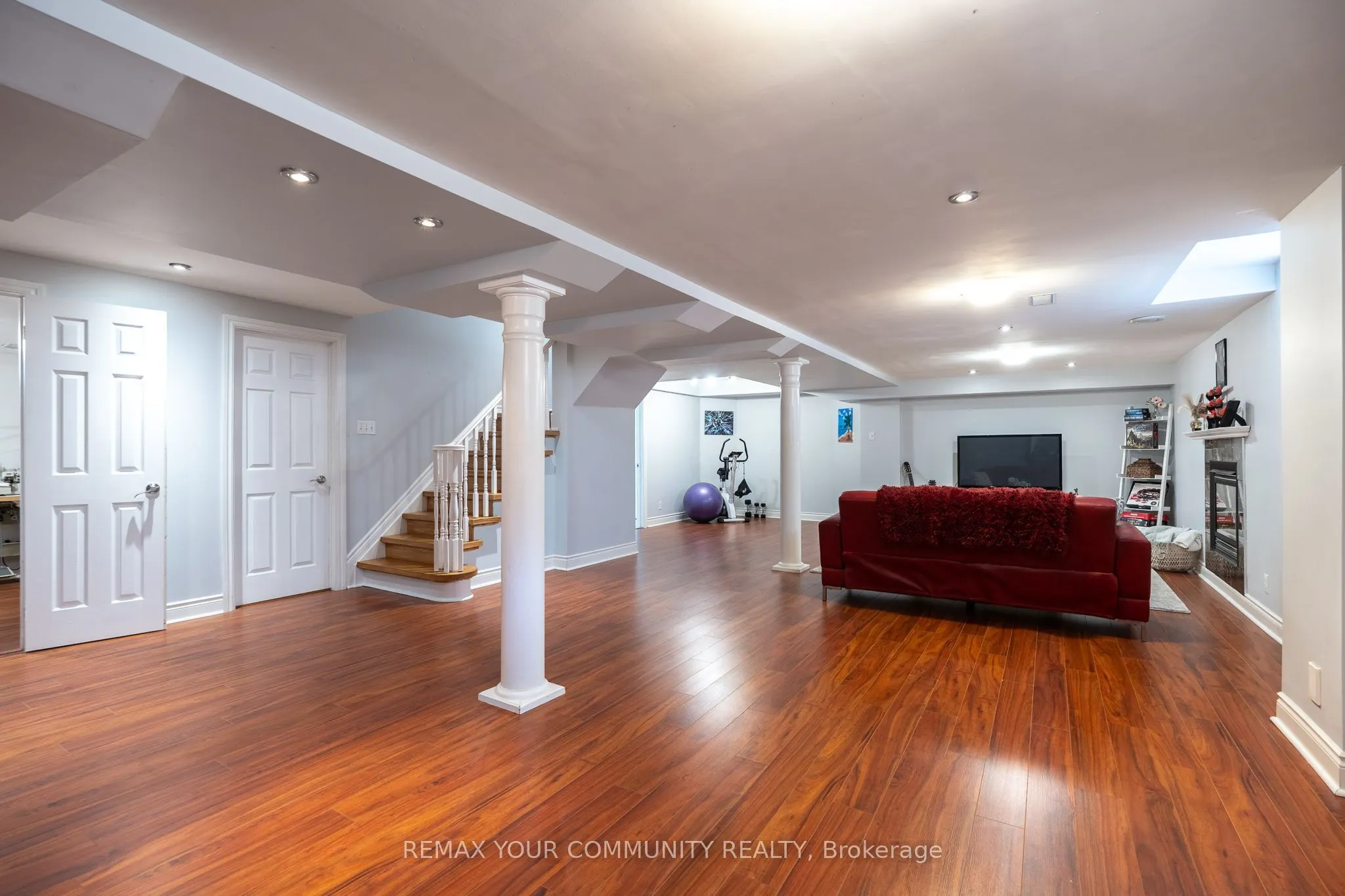 21 Silvercreek Crescent