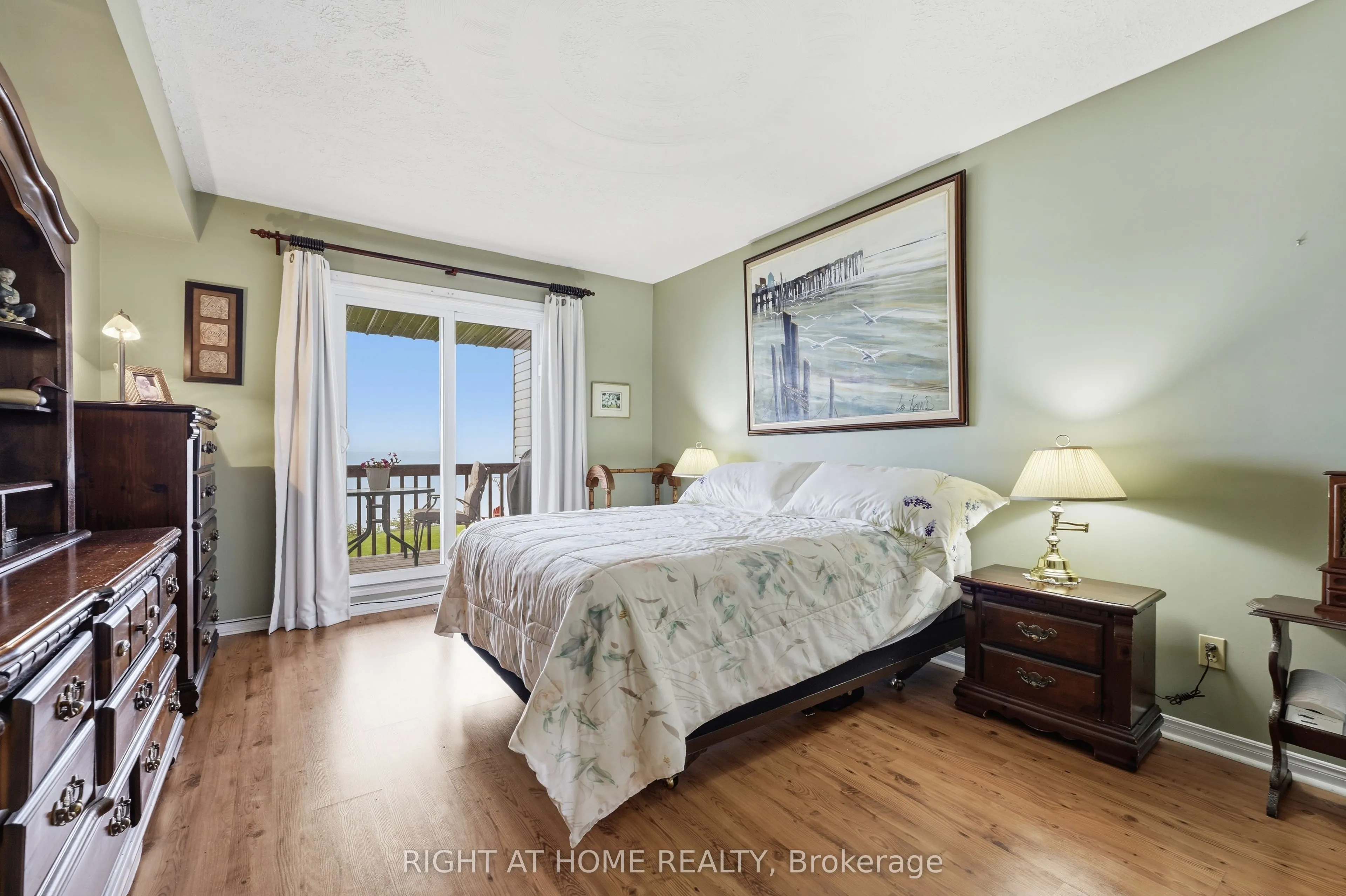 43 Olive Crescent E #103