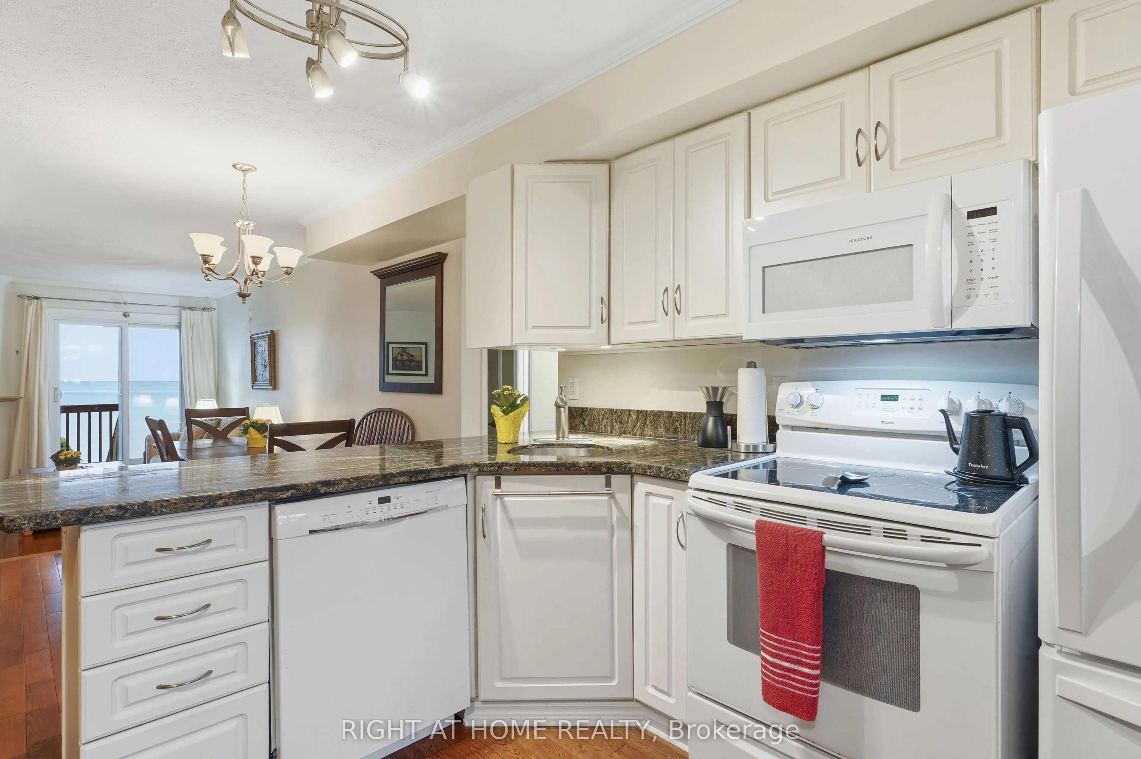 43 Olive Crescent E #103