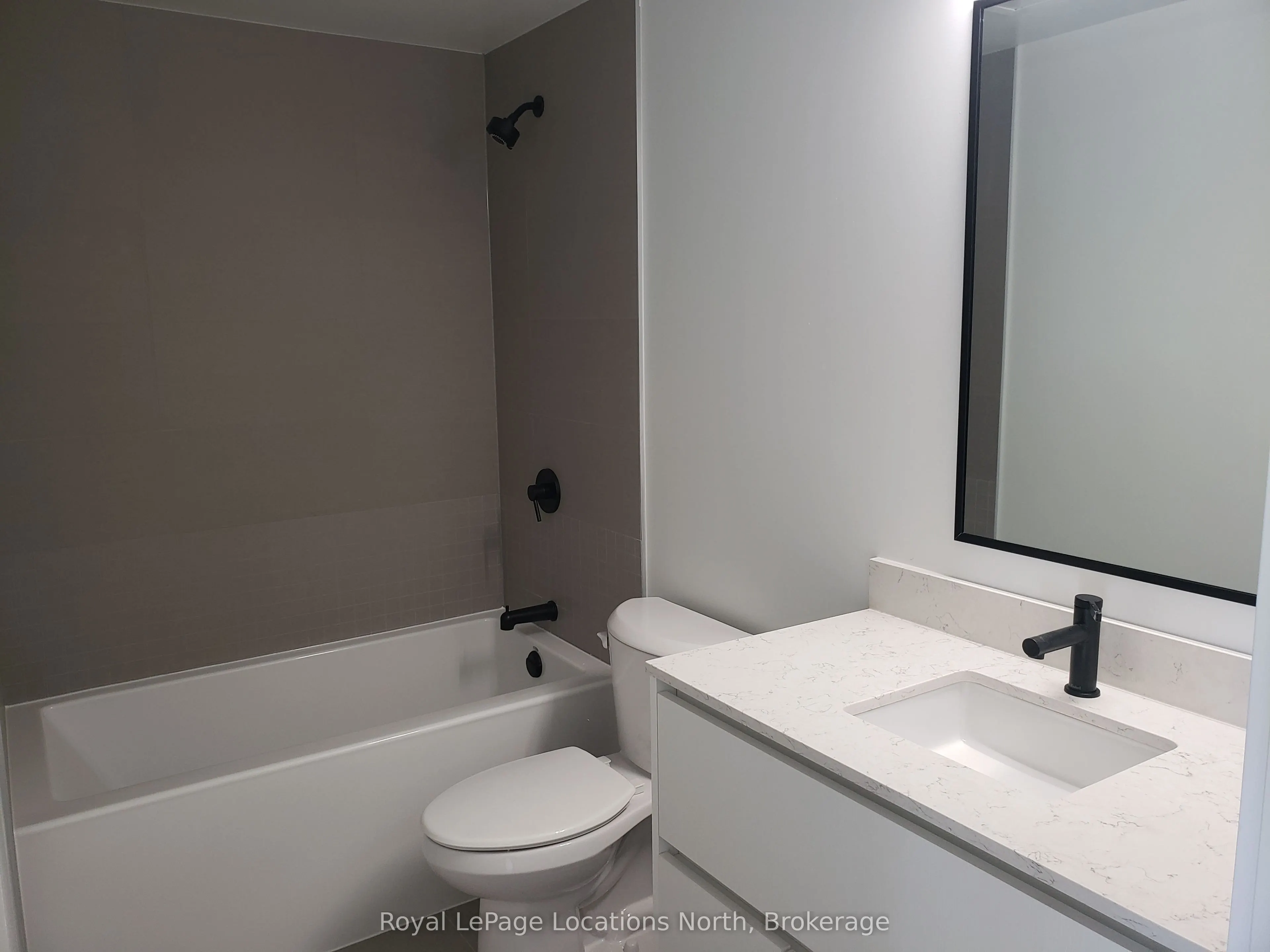 31 Huron Street #207