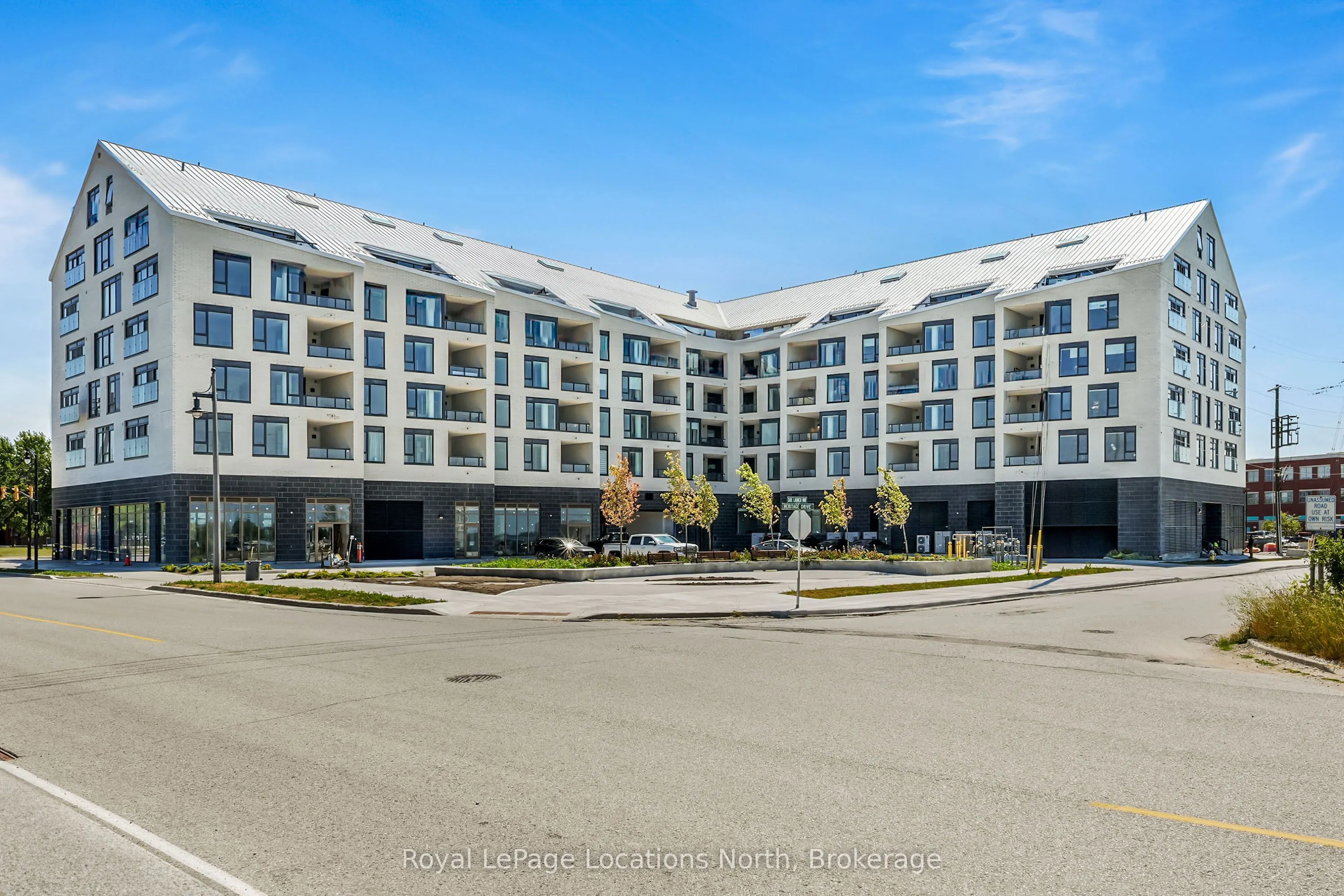 31 Huron Street #207