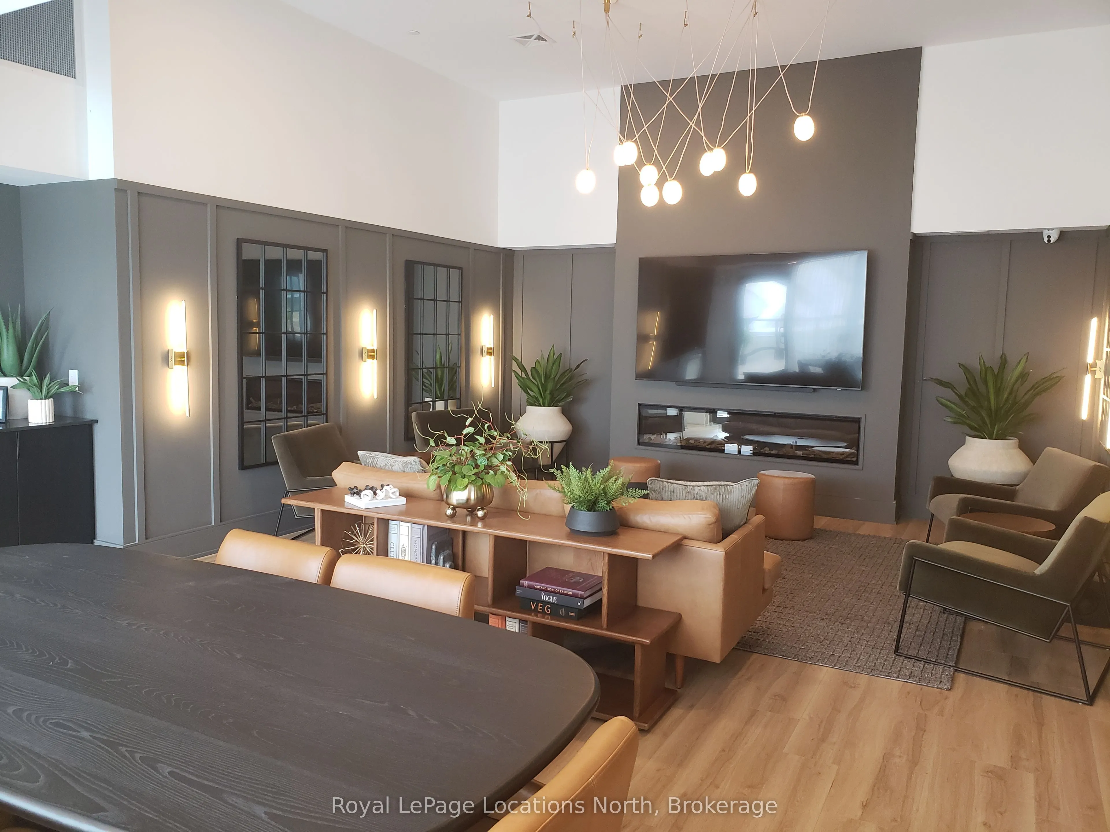 31 Huron Street #207