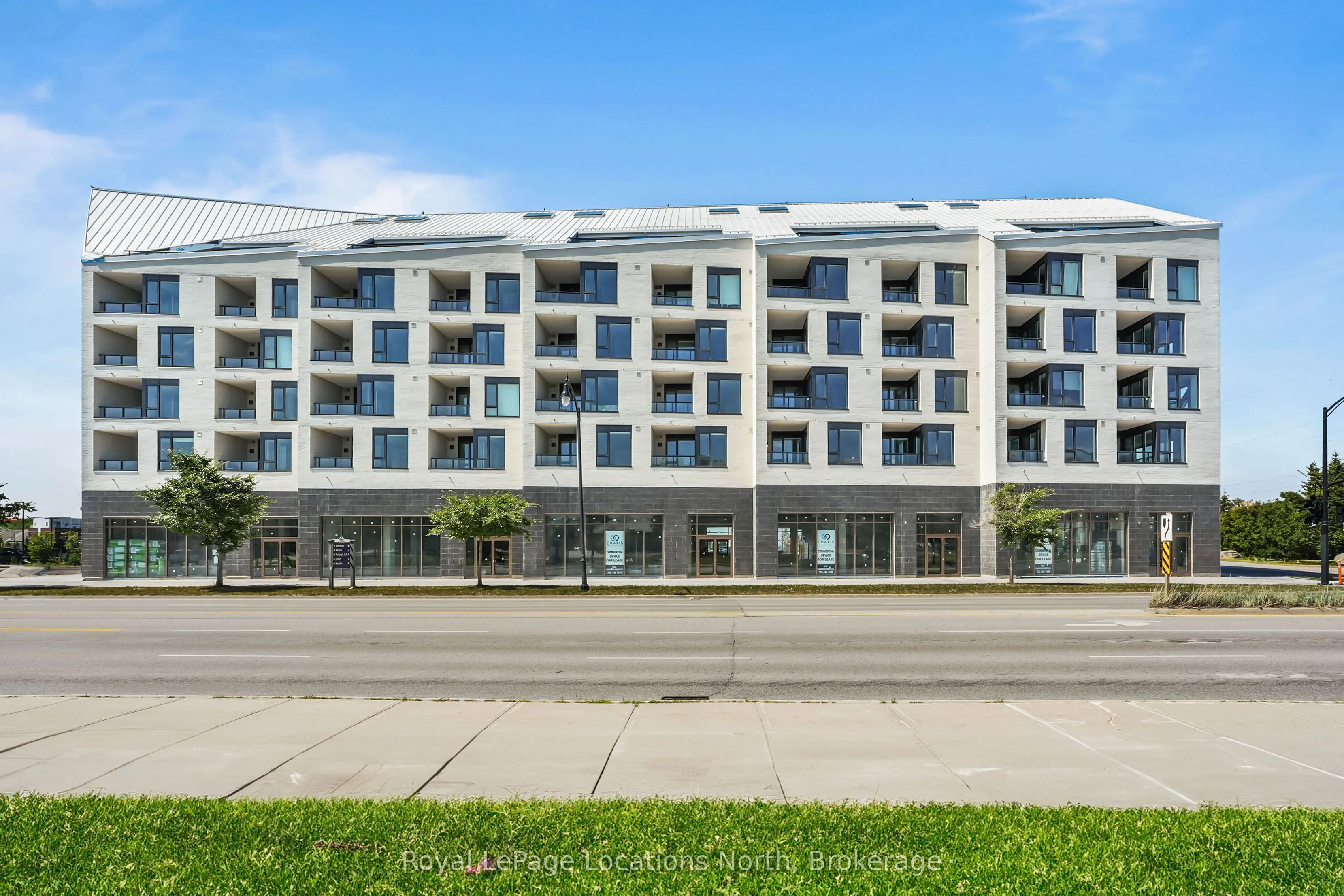 31 Huron Street #207
