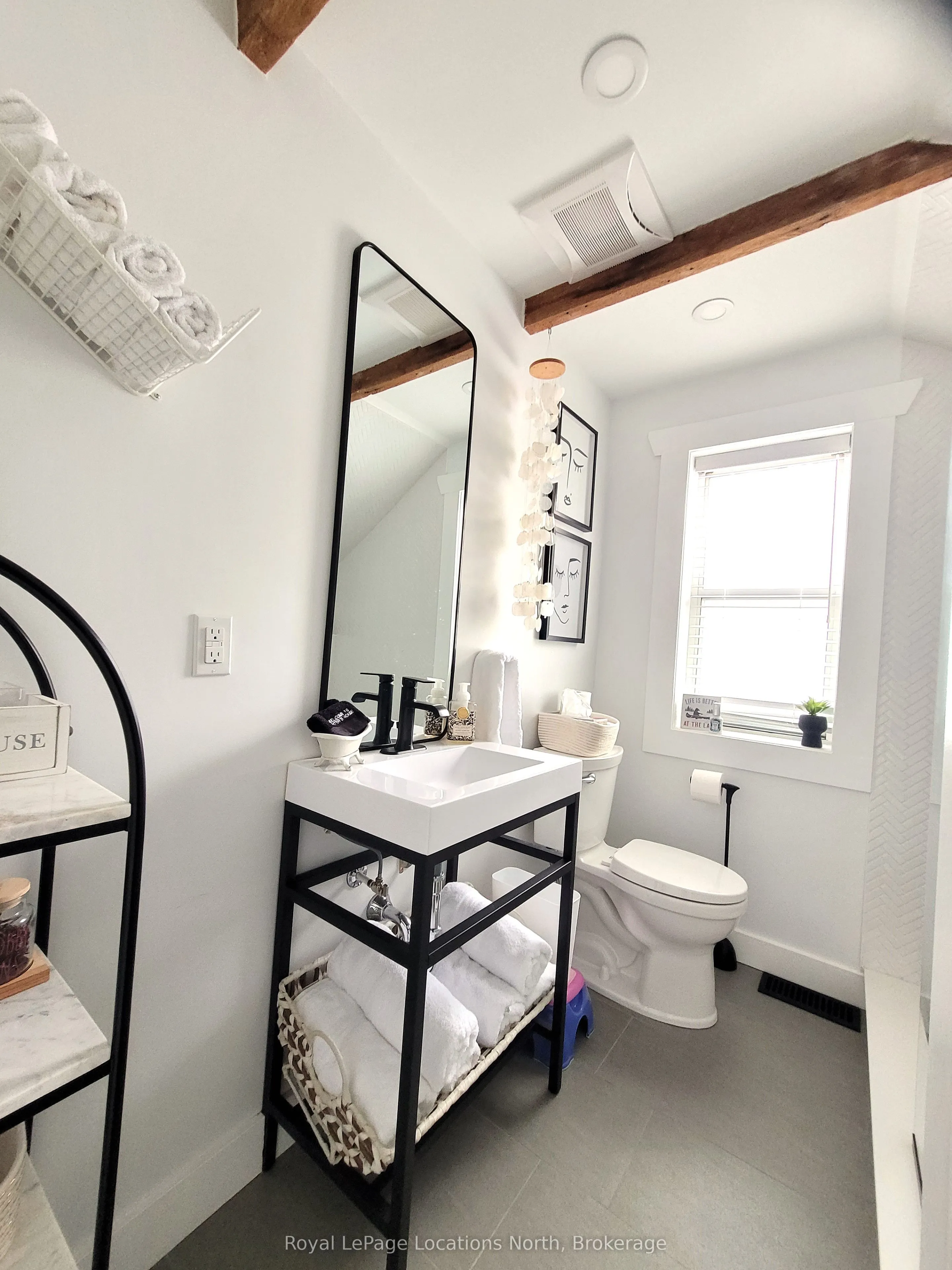 347 Balm Beach Road W