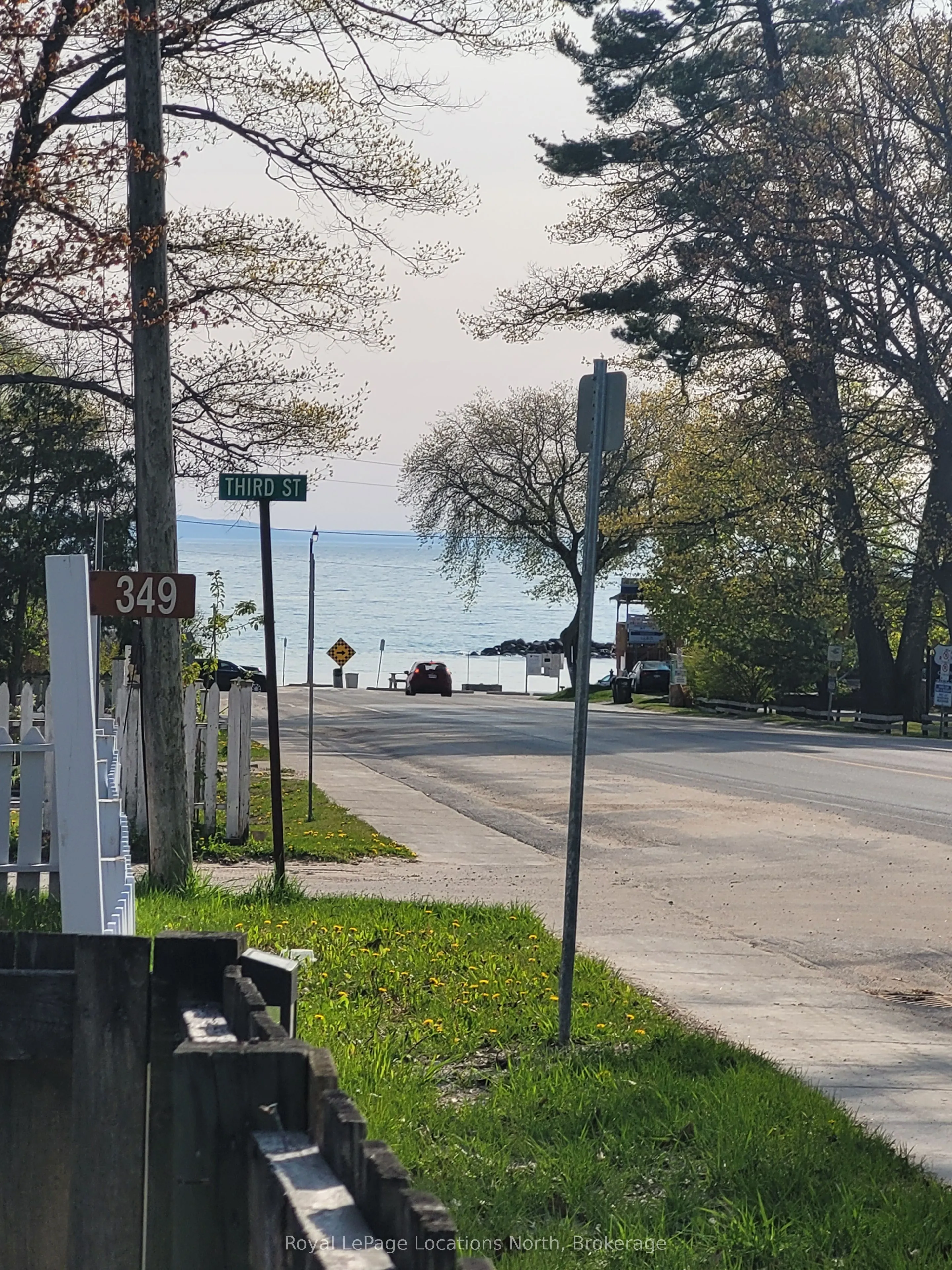 347 Balm Beach Road W