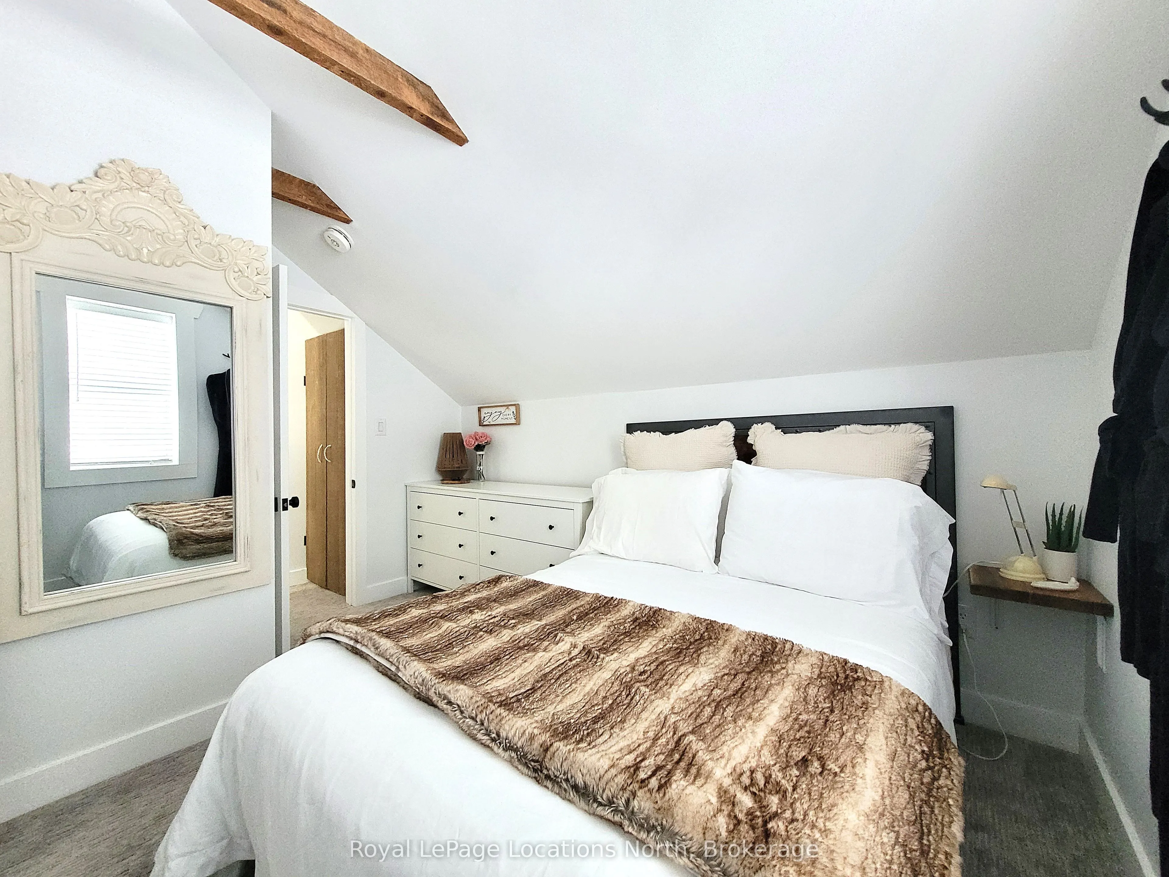 347 Balm Beach Road W