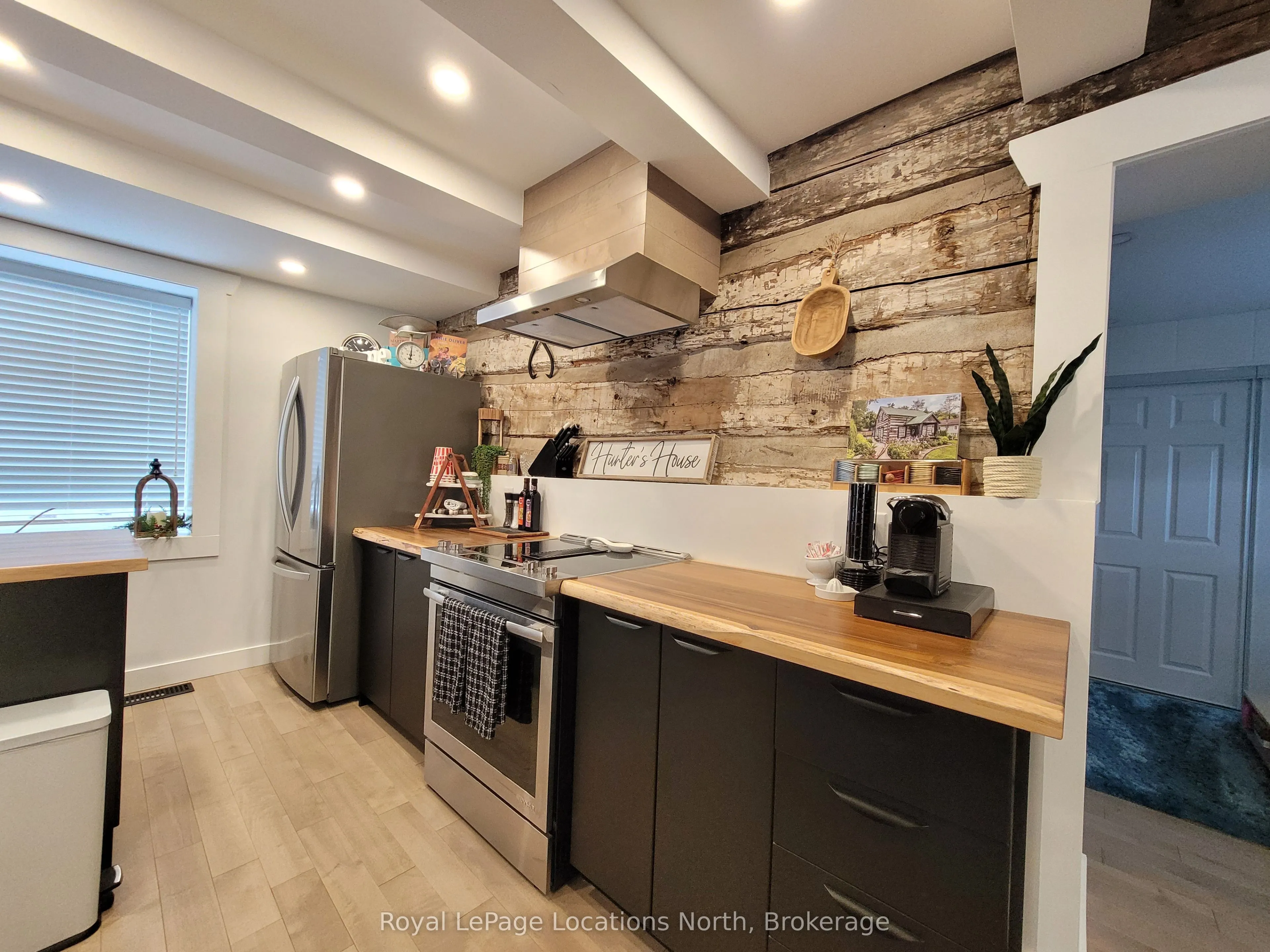347 Balm Beach Road W
