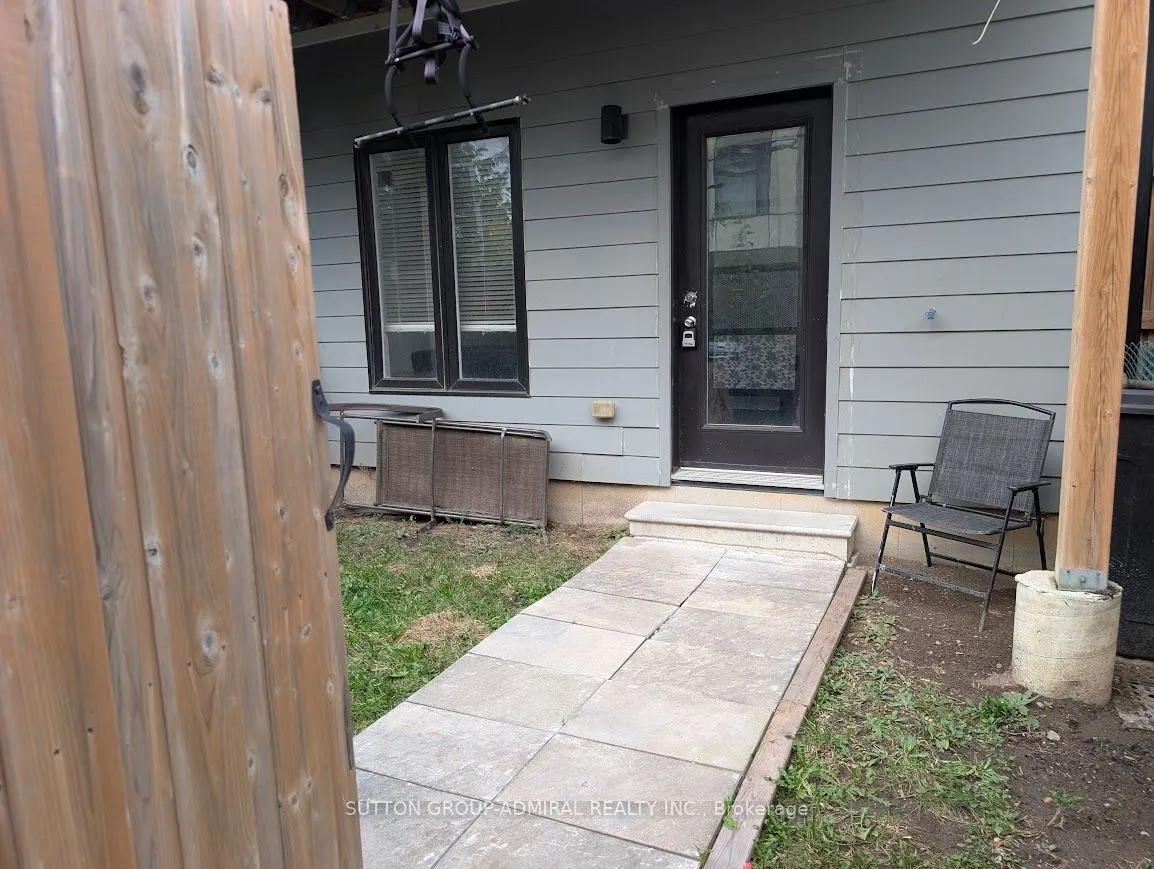 540 Essa Road #17 Bachelor