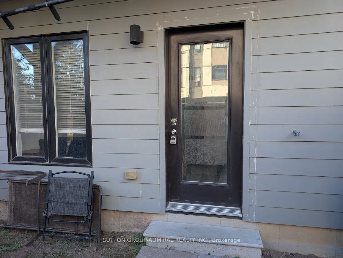 540 Essa Road #17 Bachelor