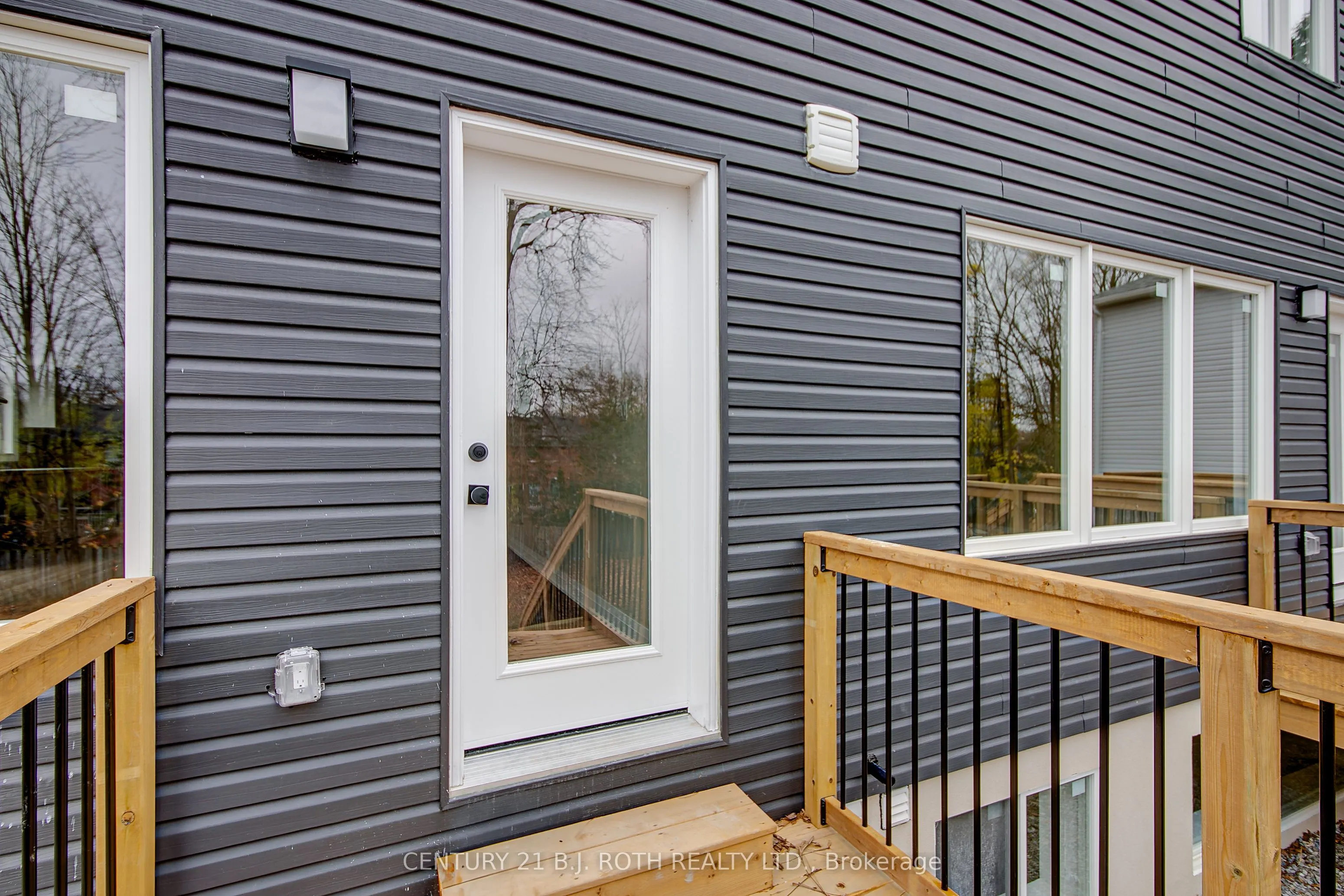 98 Peel Street #6