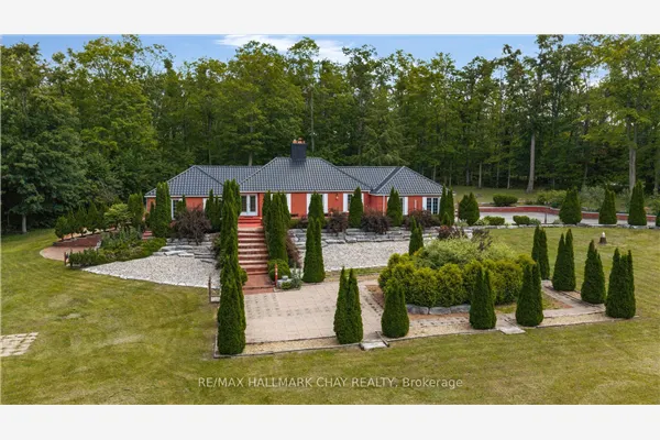 24 Woodland Crescent