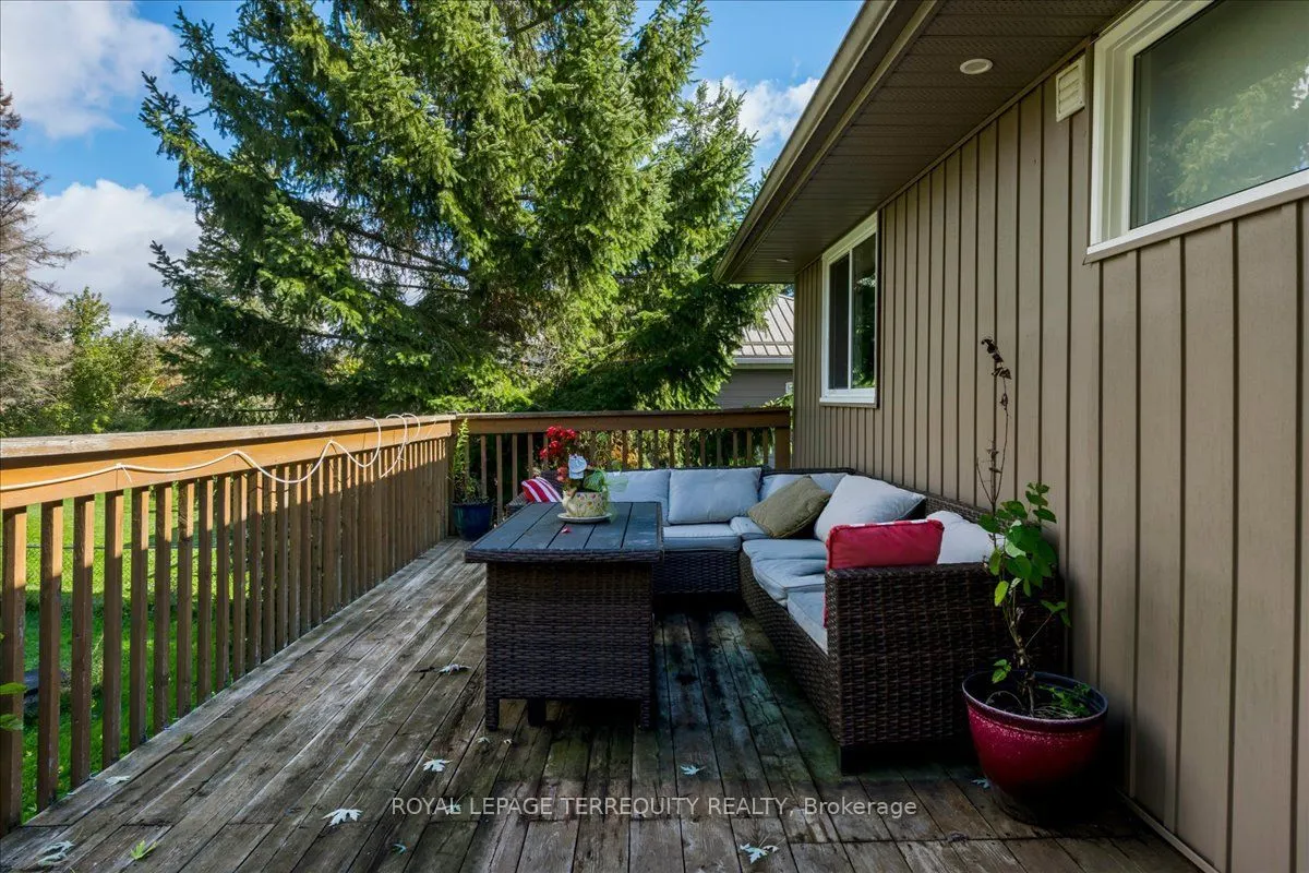 1092 Old Barrie Road W